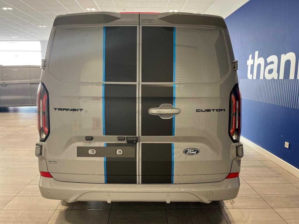Ford Transit Custom Image 8