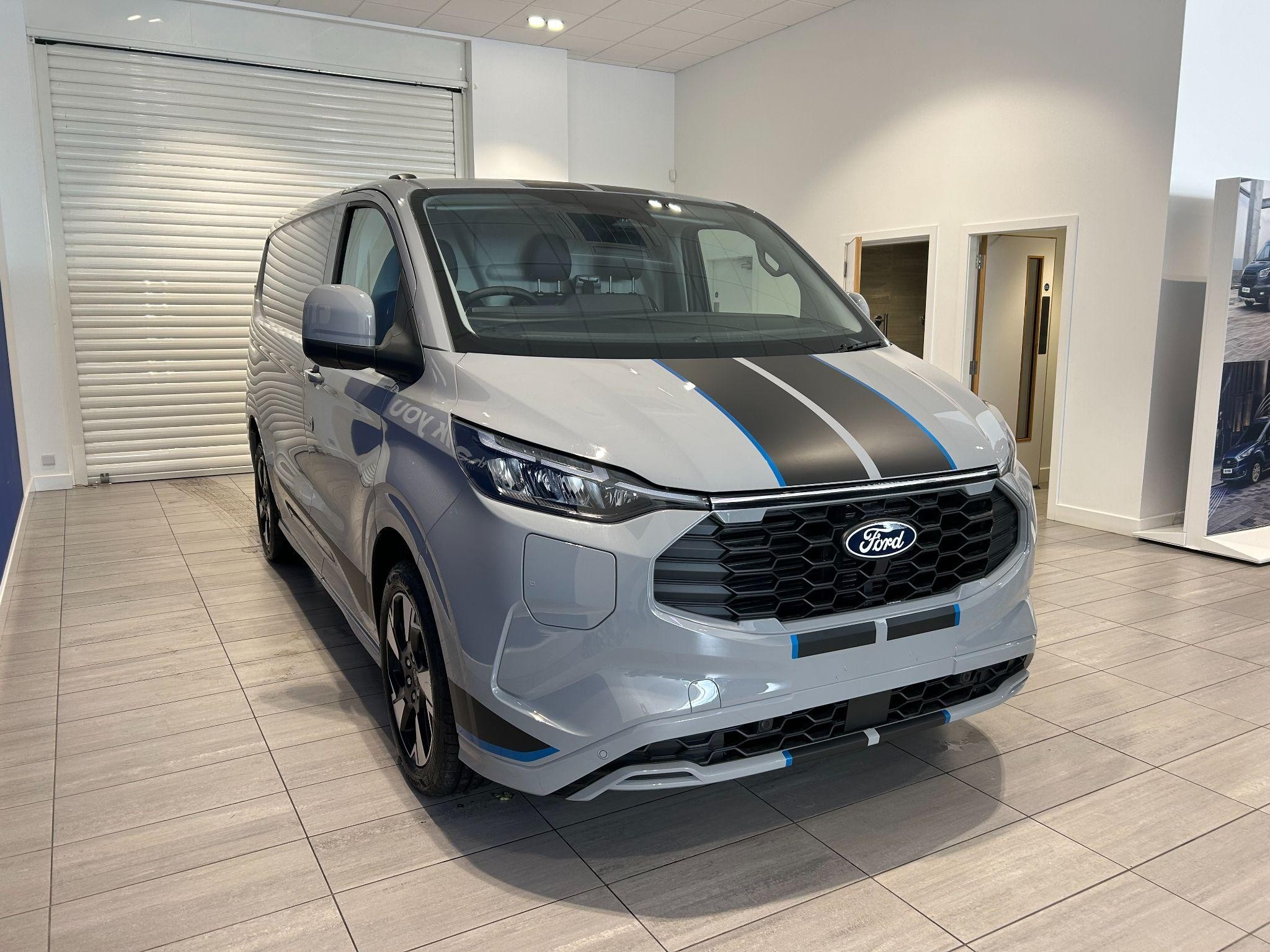 Ford Transit Custom Image 2