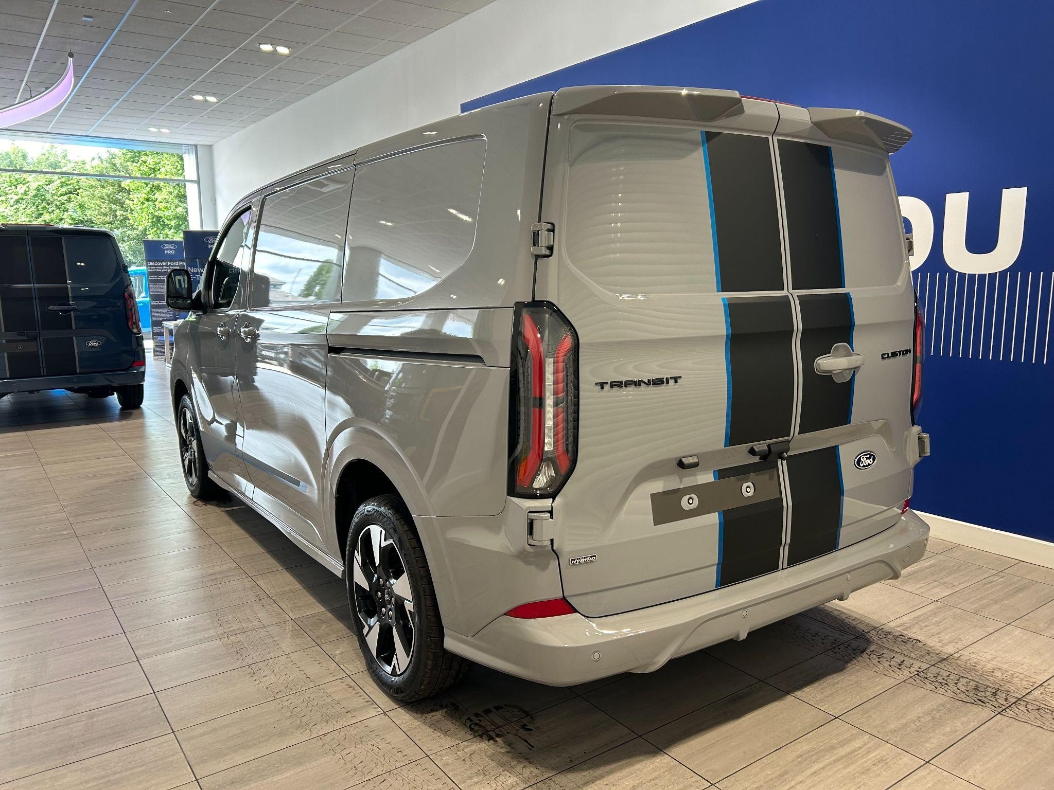 Ford Transit Custom Image 13
