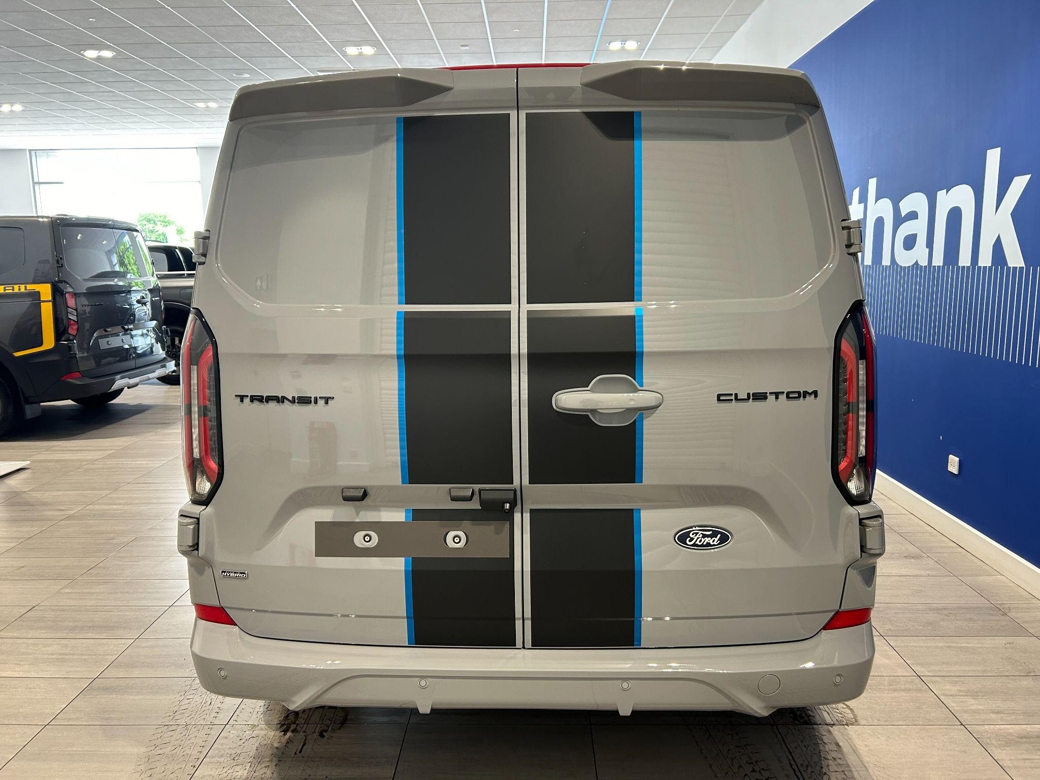 Ford Transit Custom Image 14