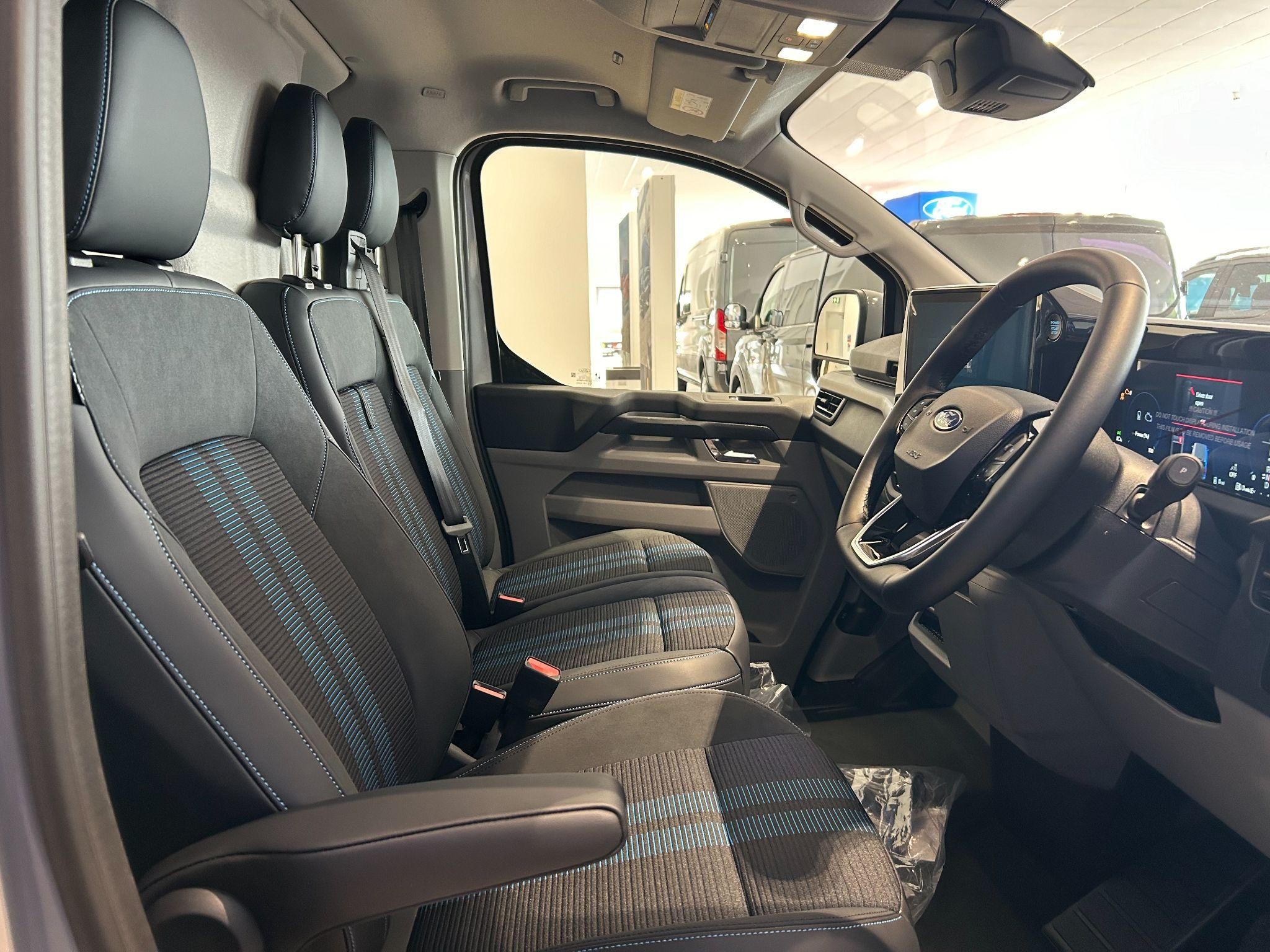 Ford Transit Custom Image 17