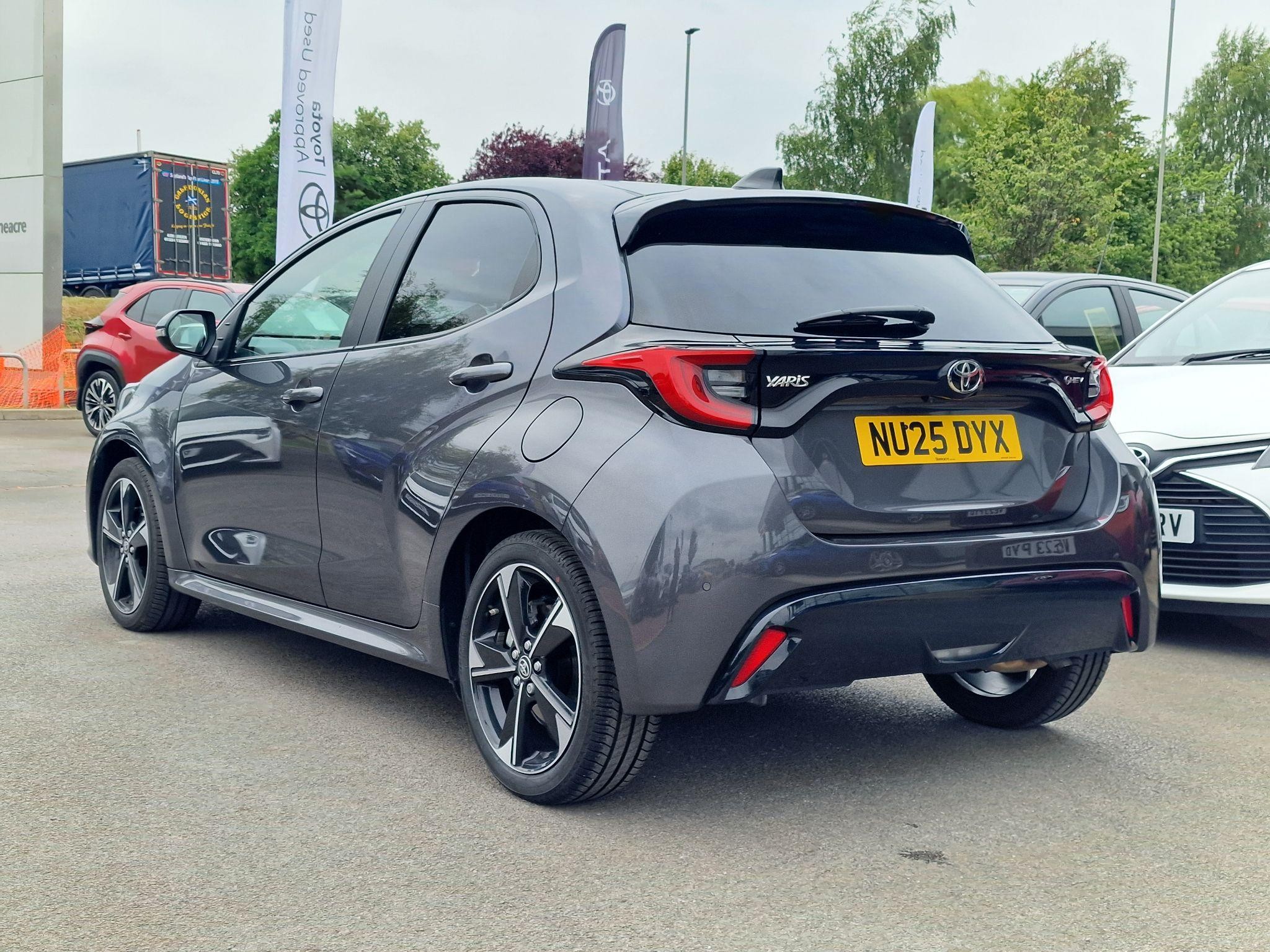 Toyota Yaris Image 6
