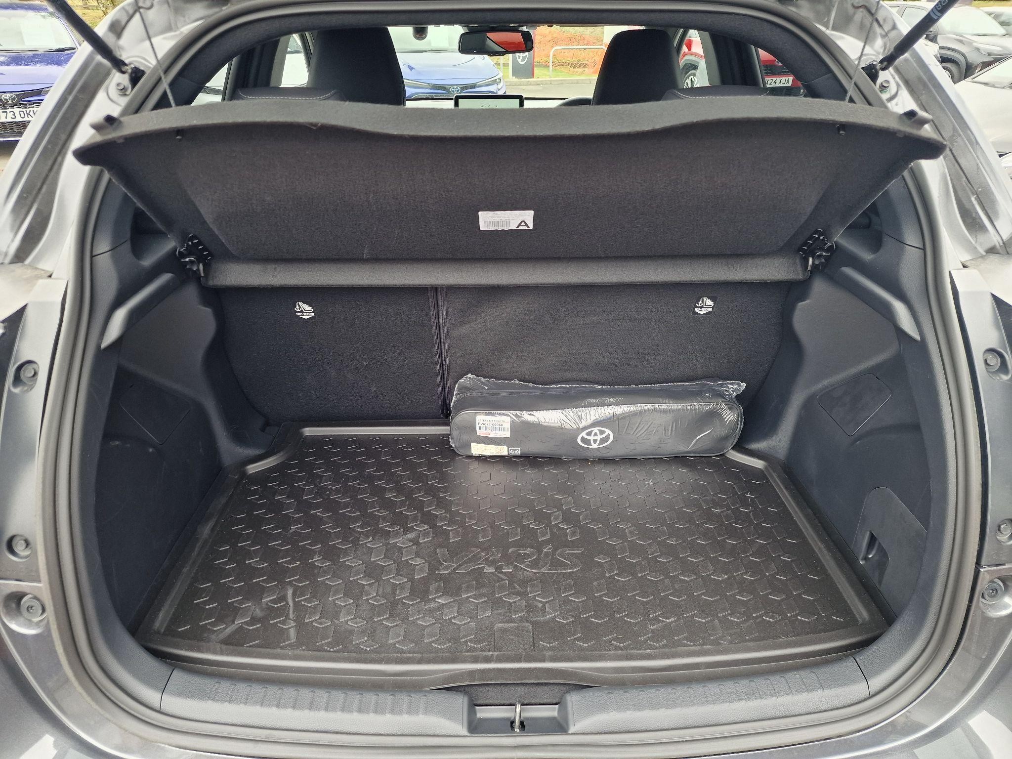 Toyota Yaris Image 16