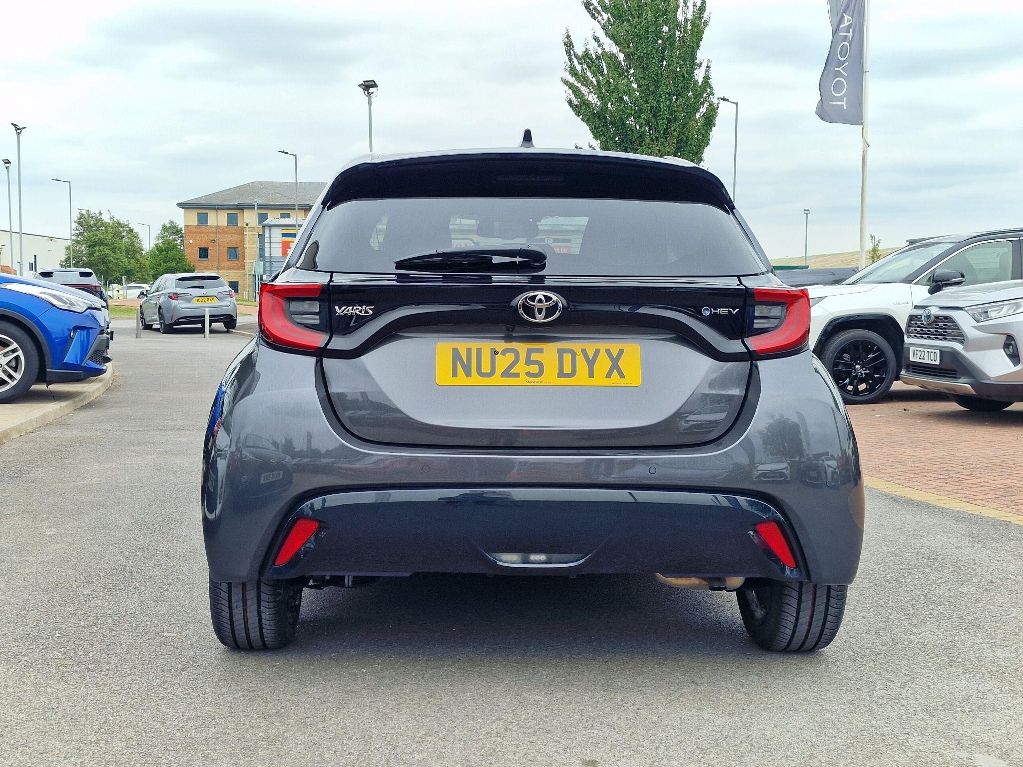 Toyota Yaris Image 21