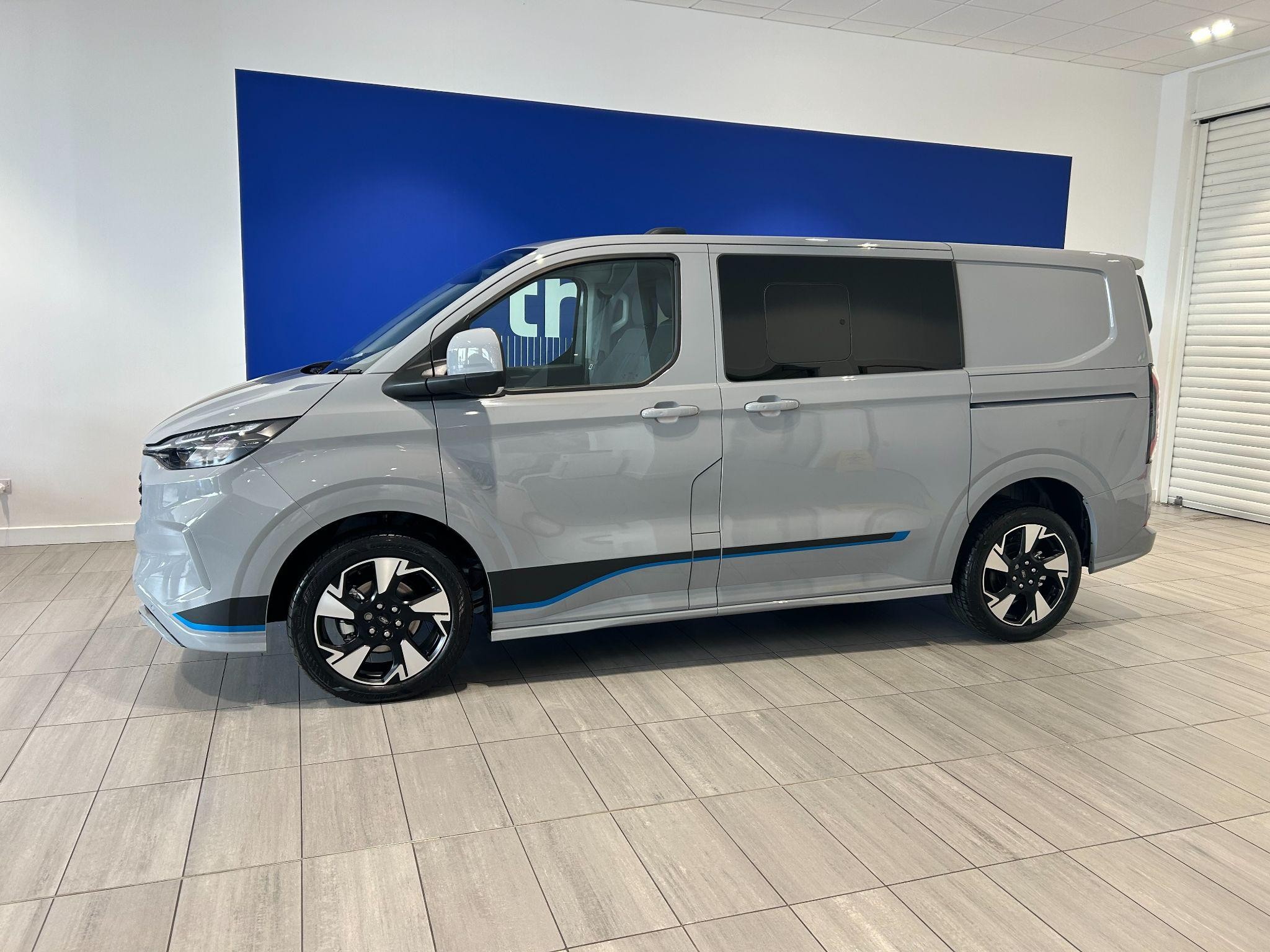 Ford Transit Custom Image 2