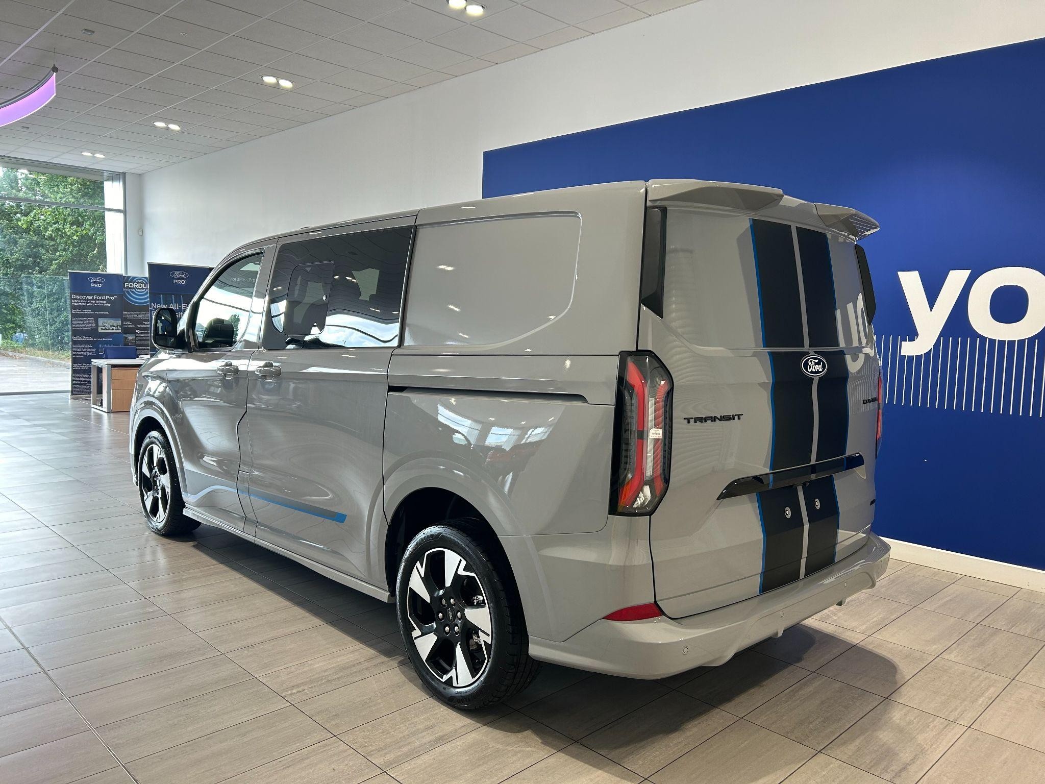 Ford Transit Custom Image 3