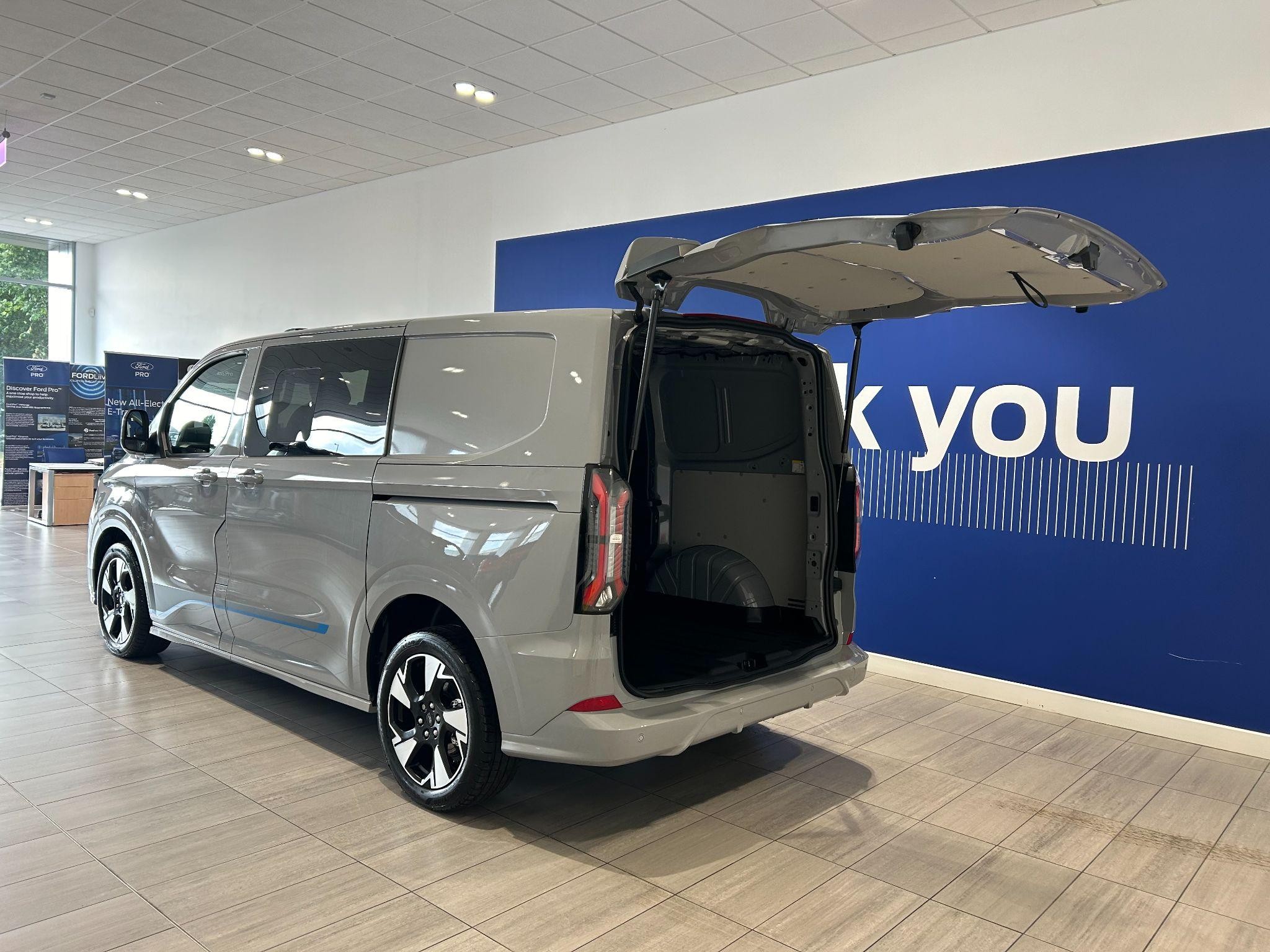 Ford Transit Custom Image 4