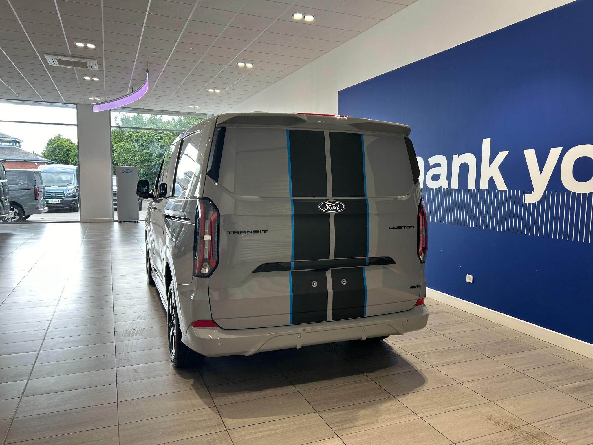 Ford Transit Custom Image 25