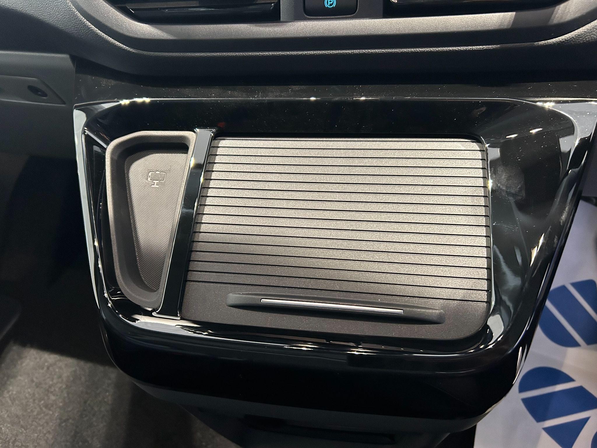 Ford Transit Custom Image 28