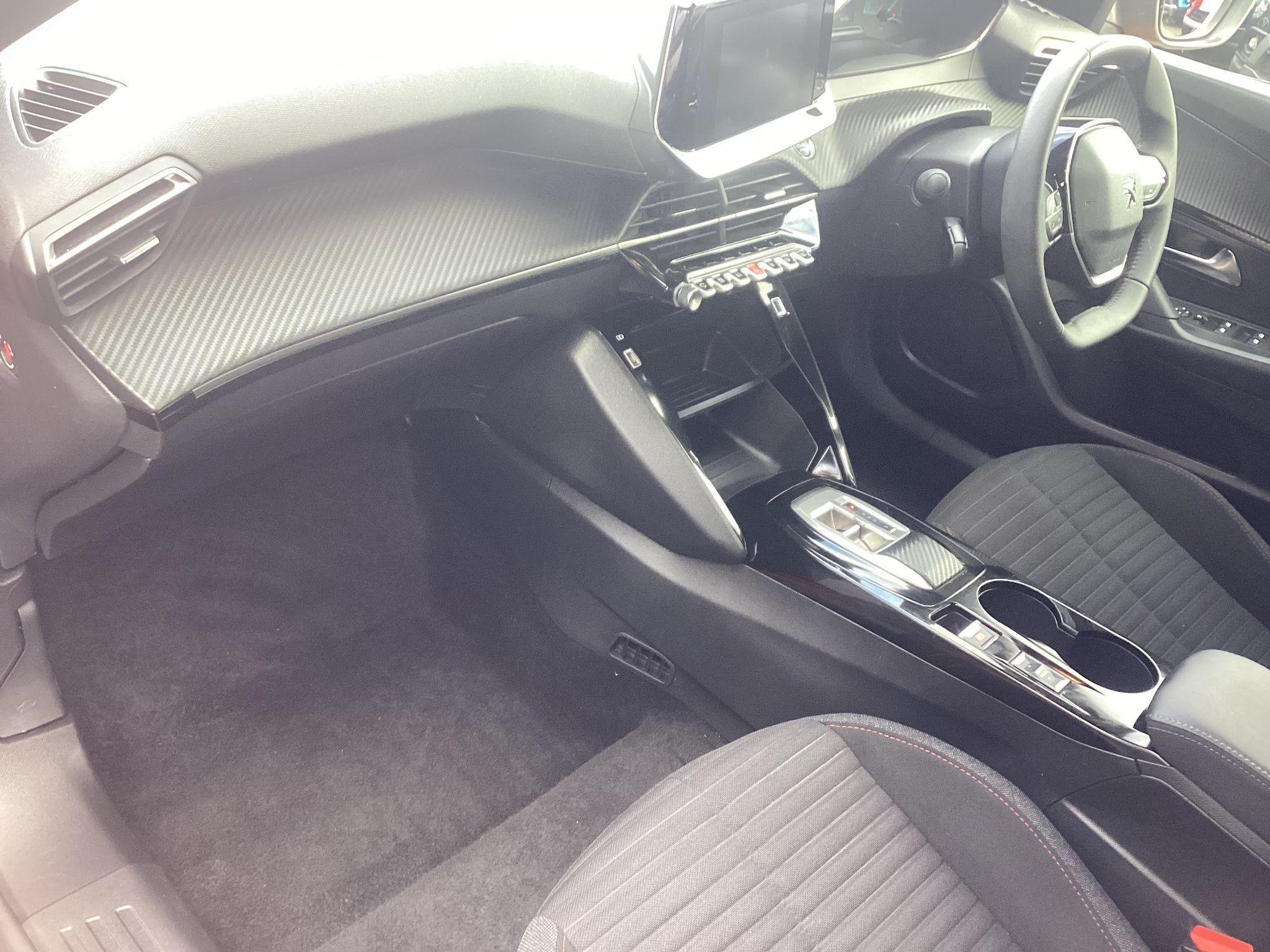 Peugeot E-2008 Image 11