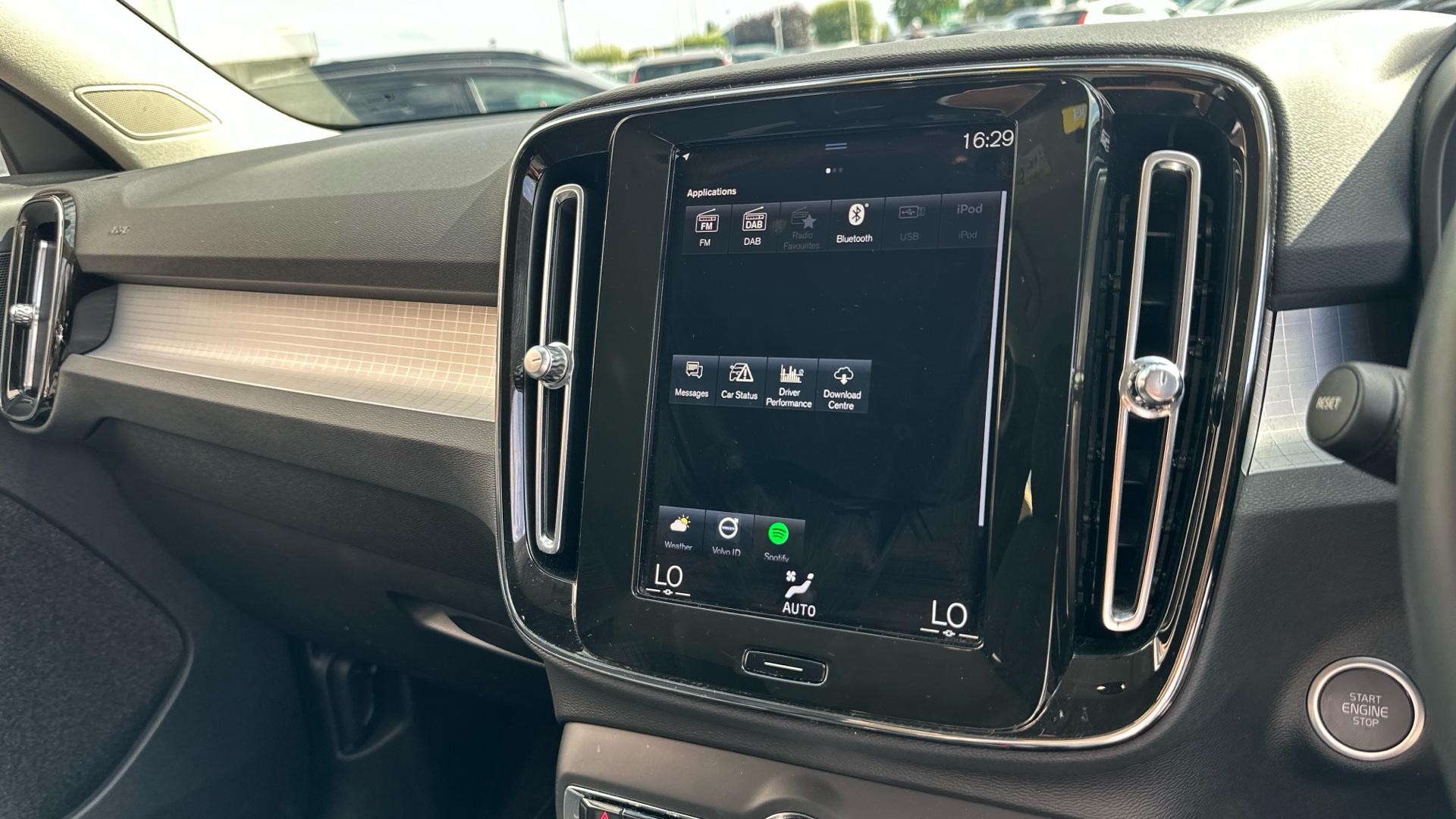 Volvo XC40 Image 17