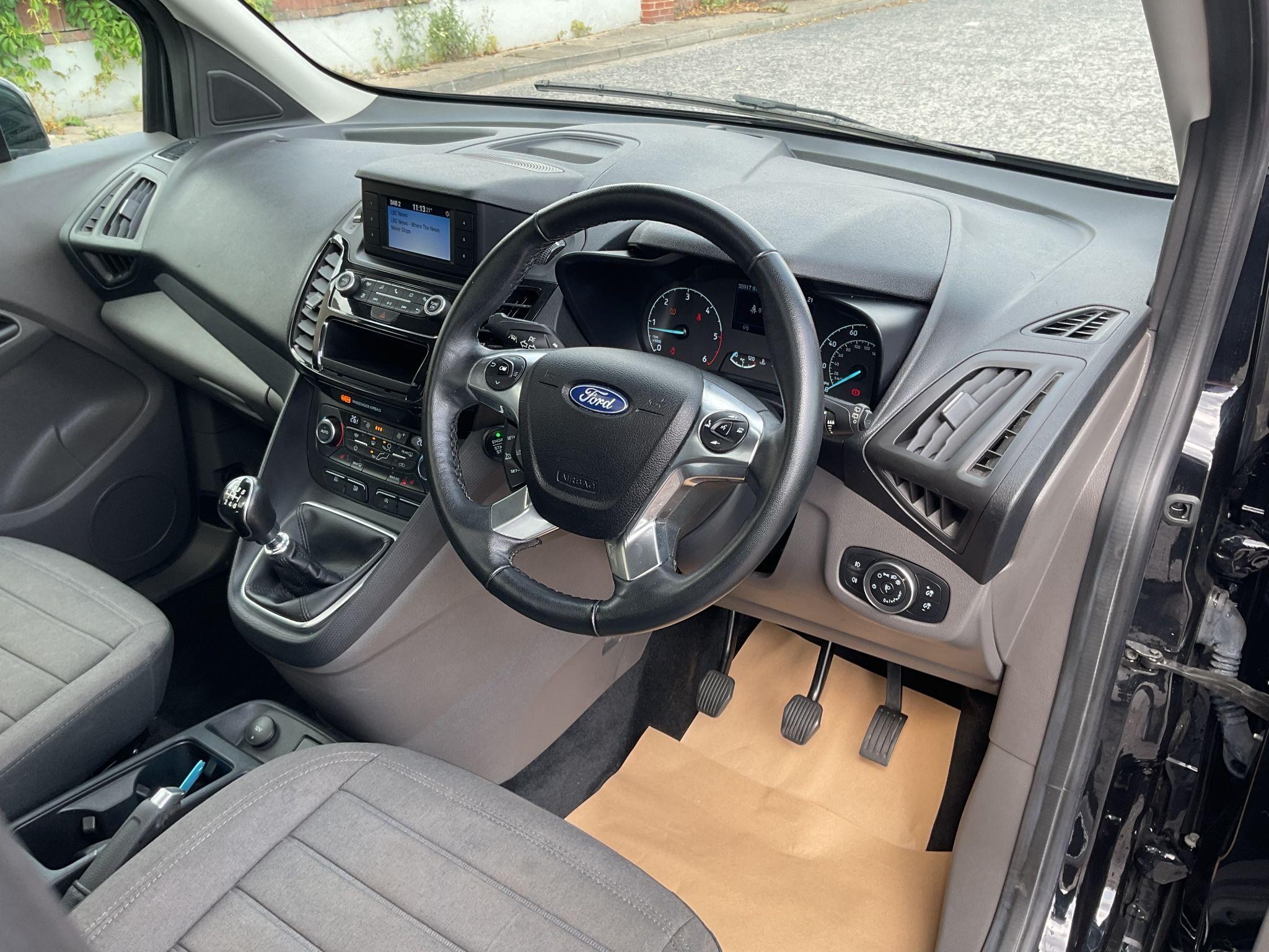 Ford Tourneo Connect Image 9