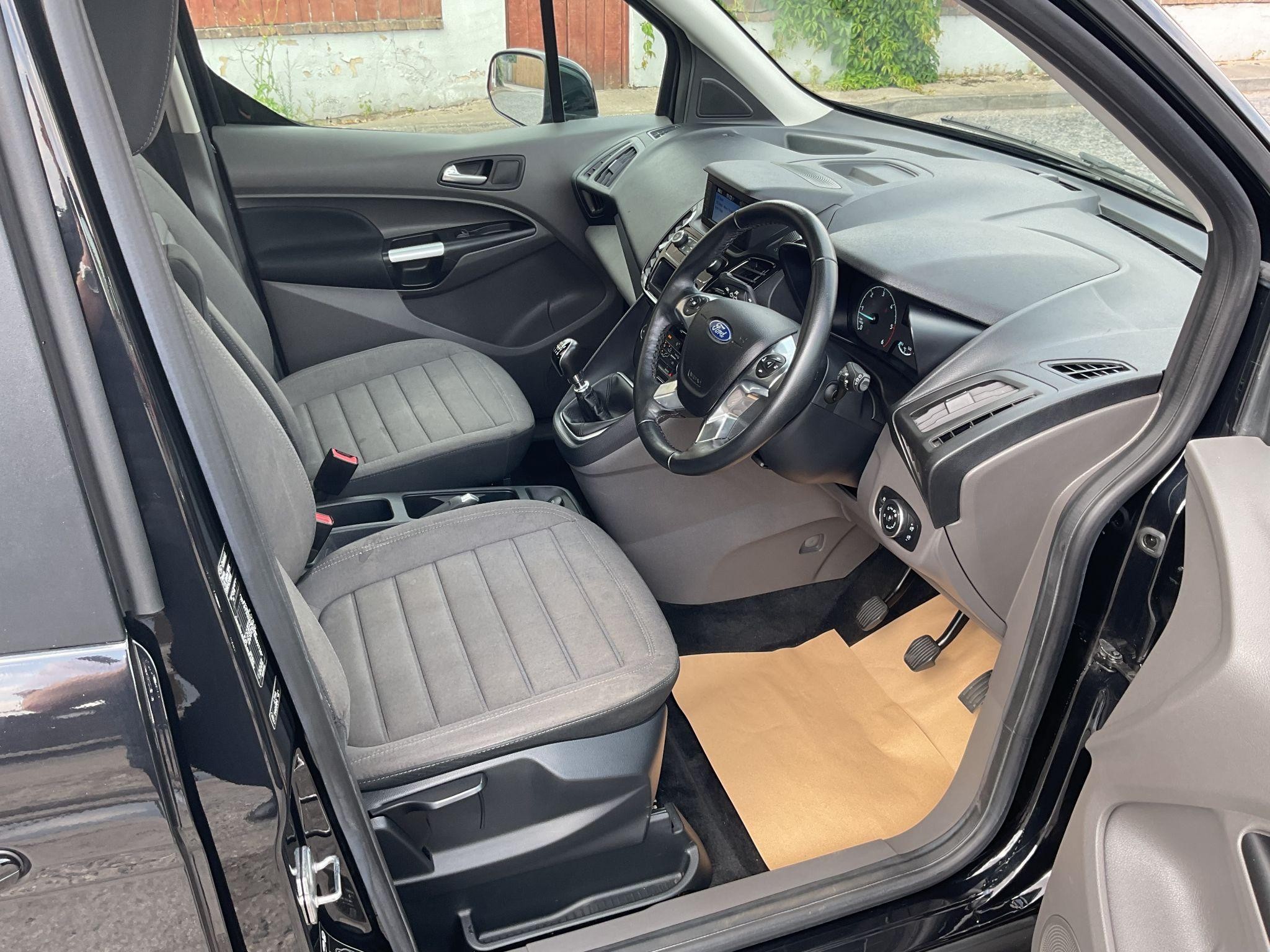 Ford Tourneo Connect Image 11
