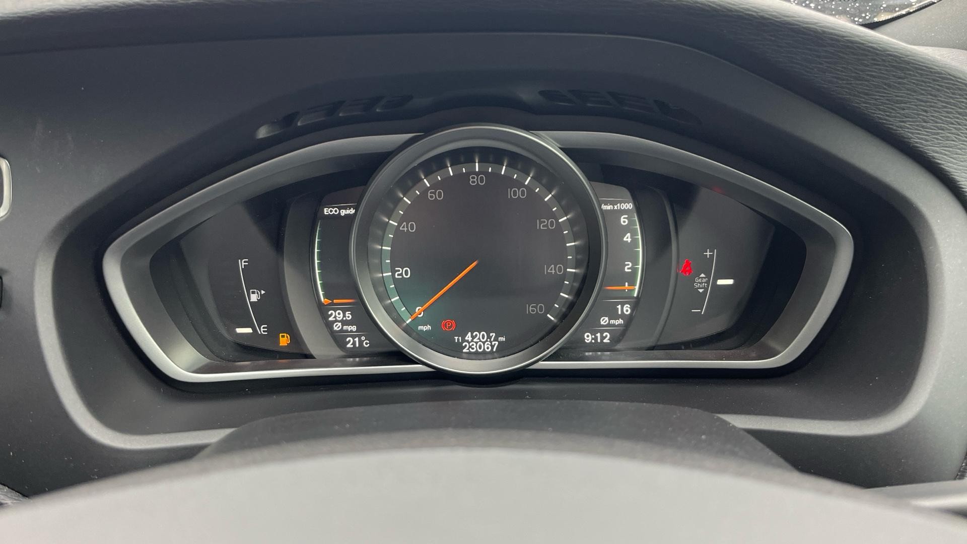 Volvo V40 Image 11