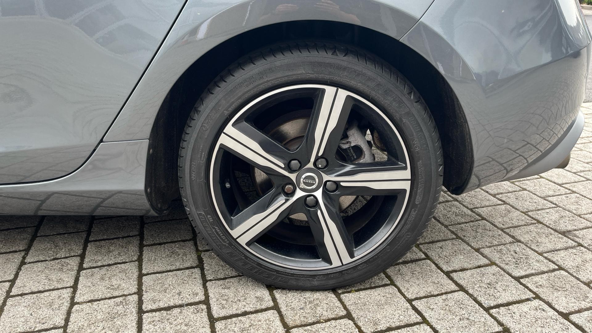 Volvo V40 Image 15