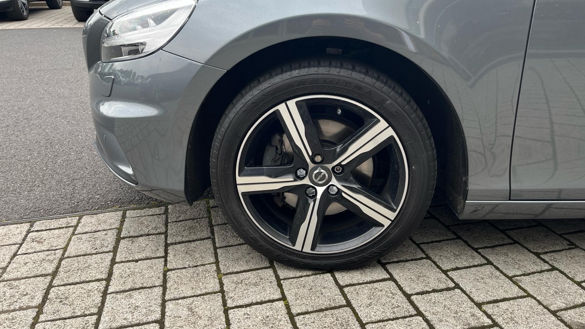 Volvo V40 Image 16