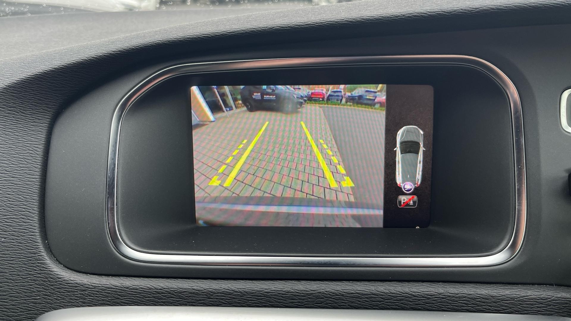 Volvo V40 Image 21