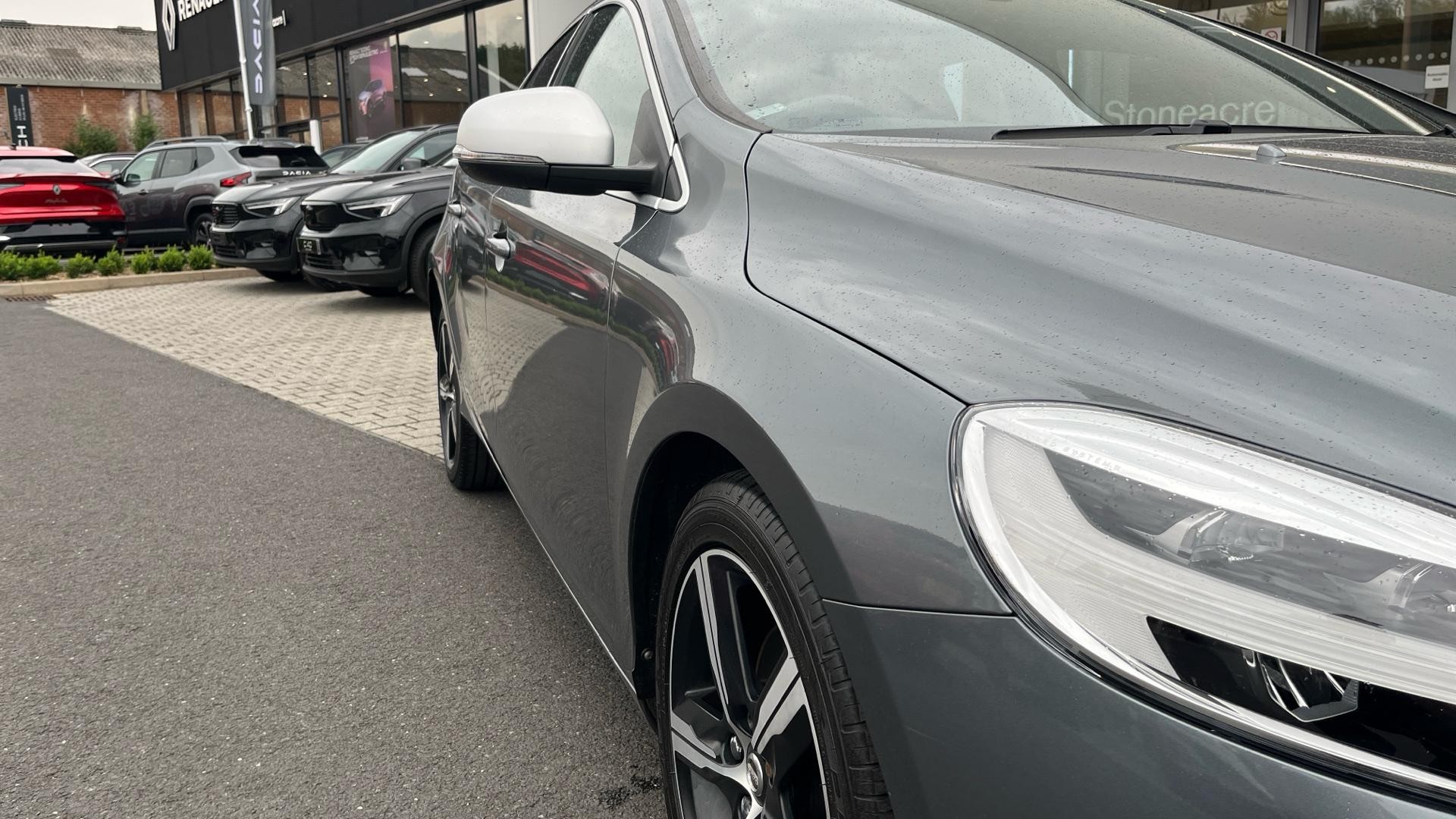 Volvo V40 Image 30