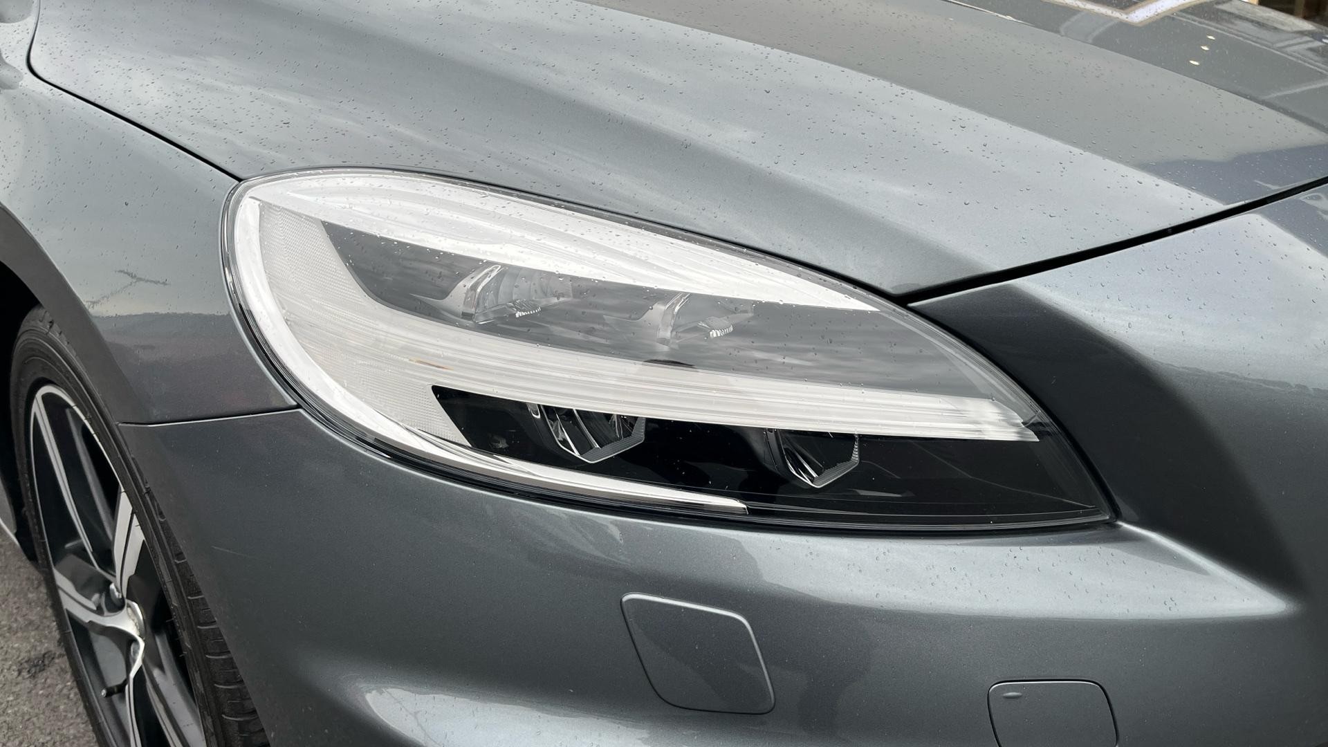 Volvo V40 Image 31