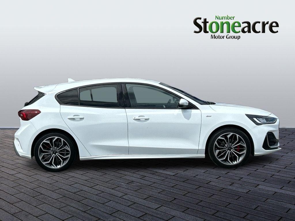 Ford Focus Image 2
