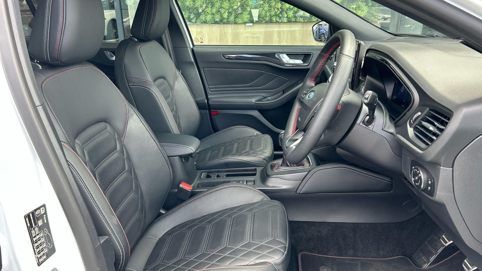 Ford Focus Image 15
