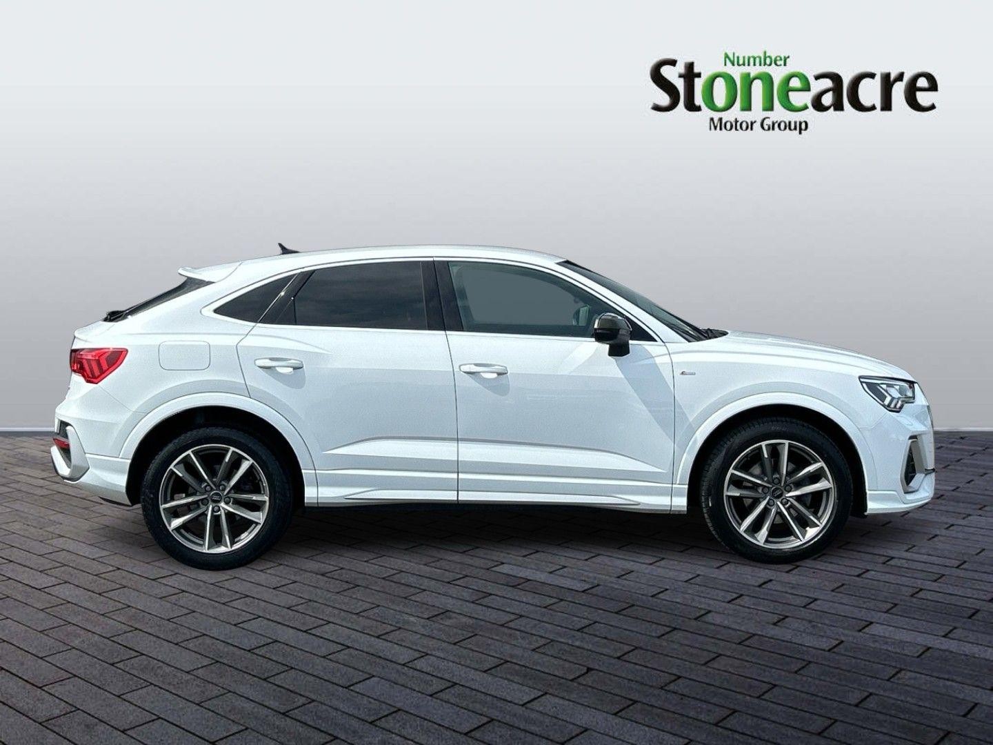 Audi Q3 Image 2