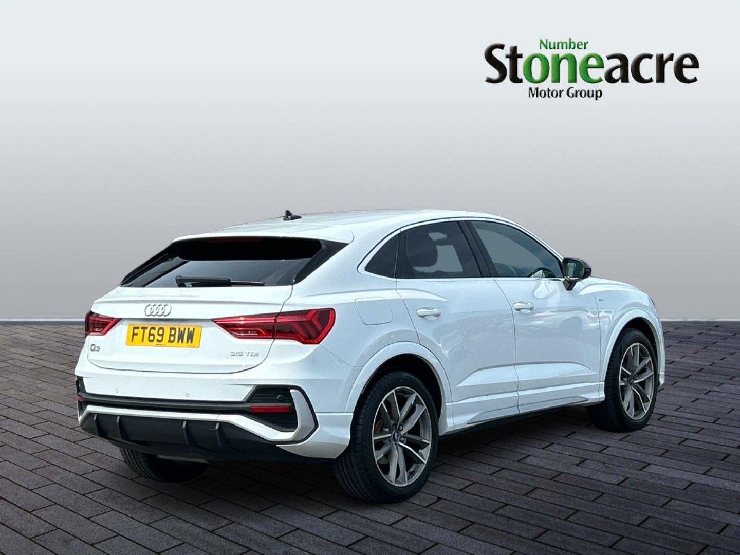 Audi Q3 Image 3