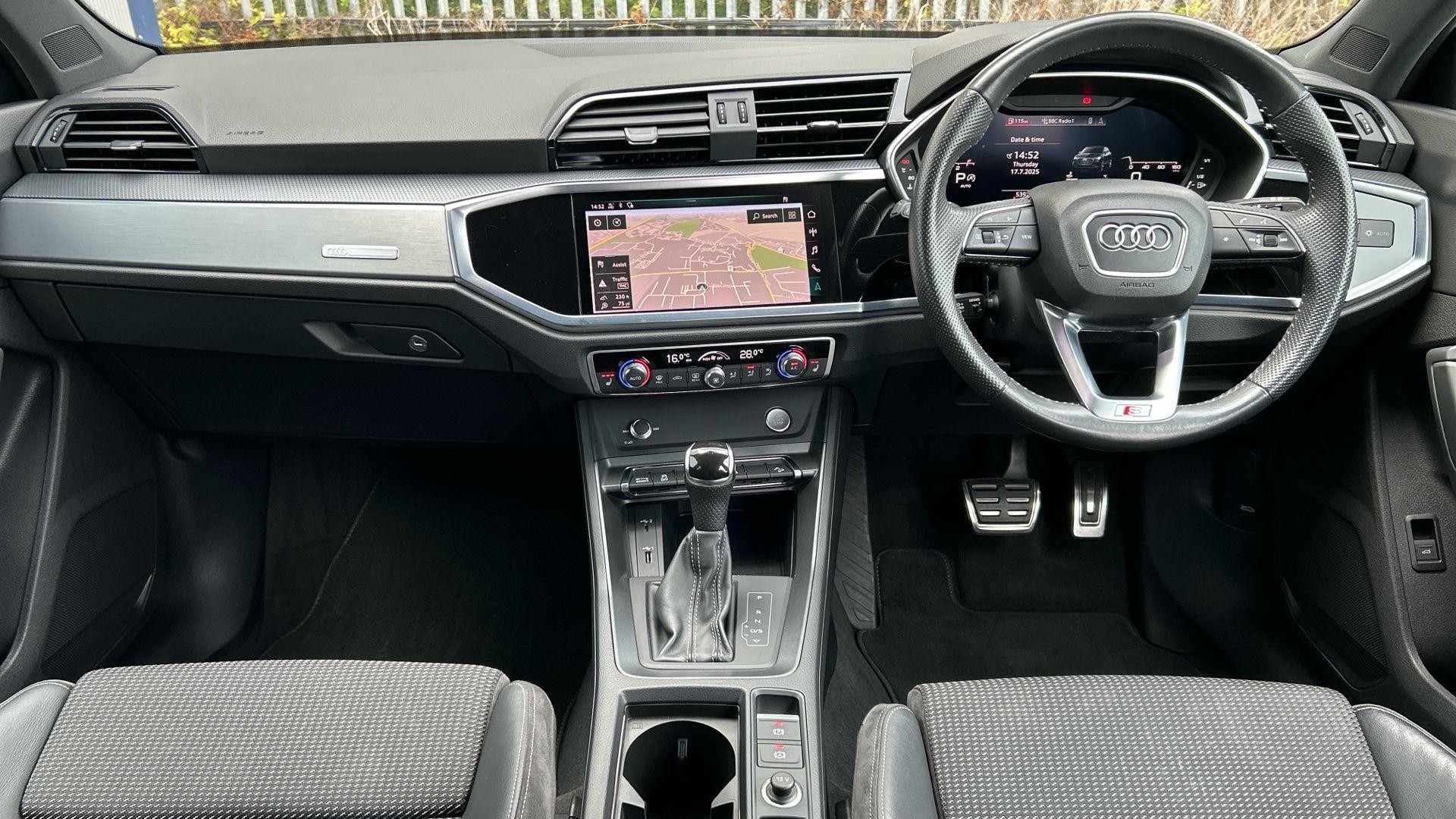Audi Q3 Image 9