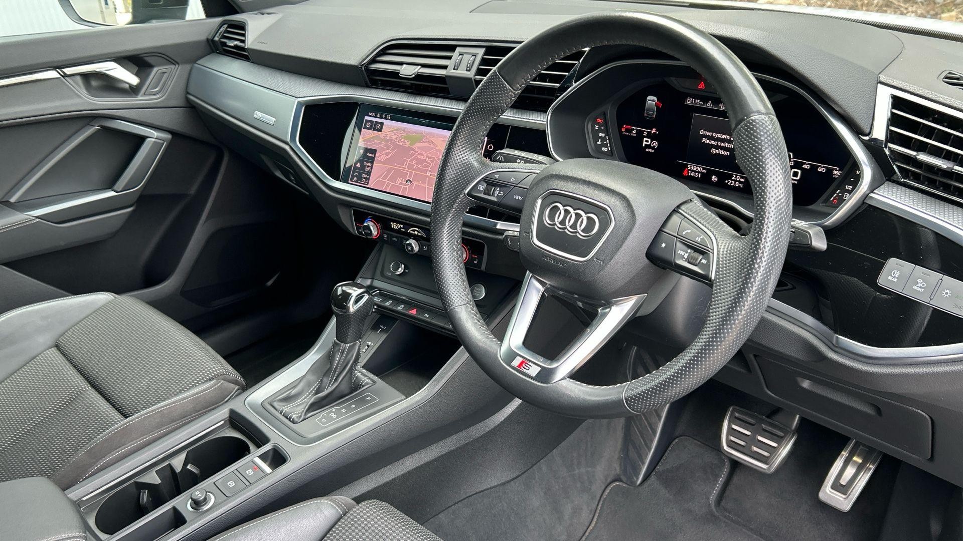 Audi Q3 Image 10