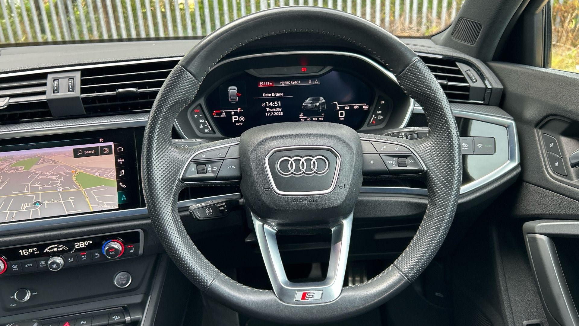 Audi Q3 Image 12