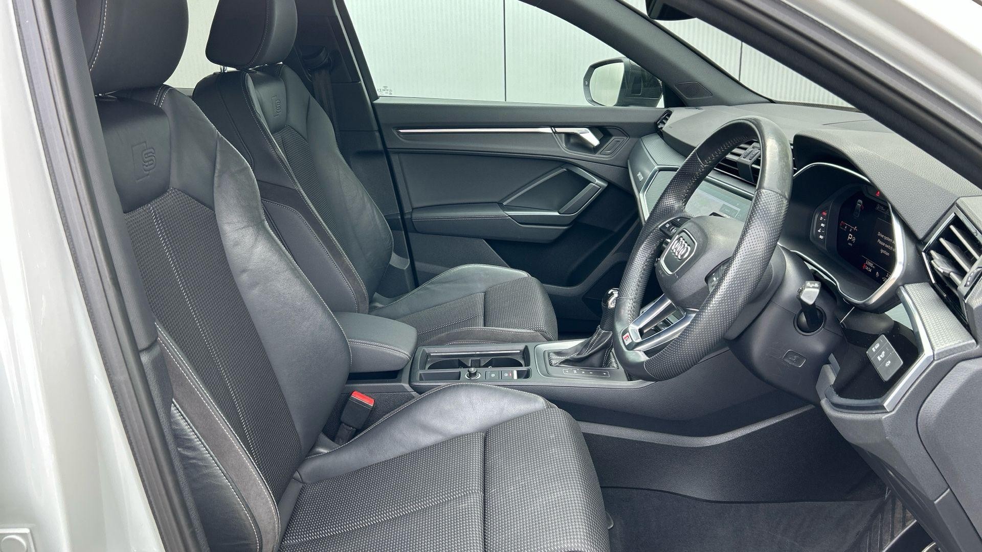 Audi Q3 Image 15