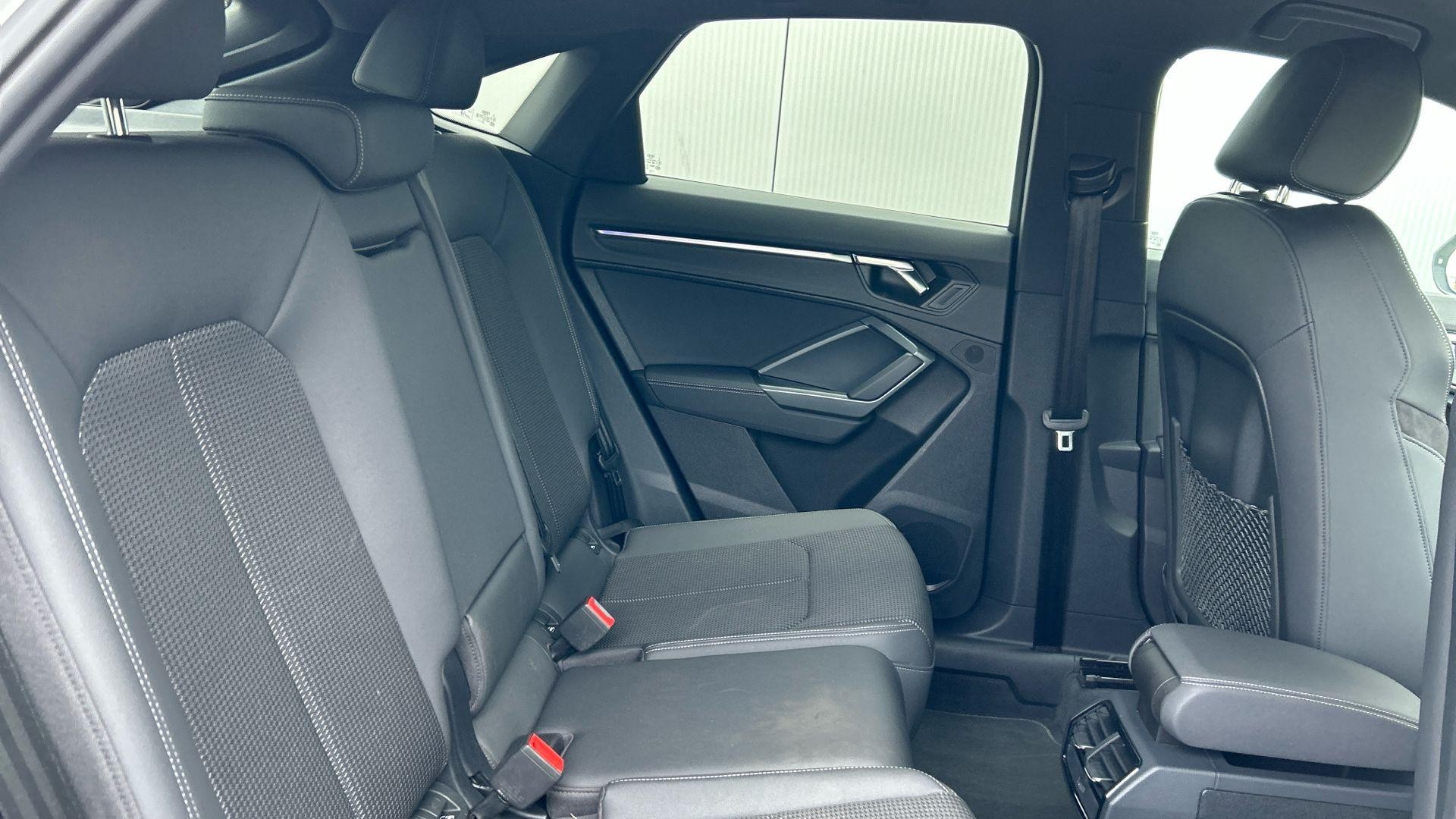 Audi Q3 Image 16