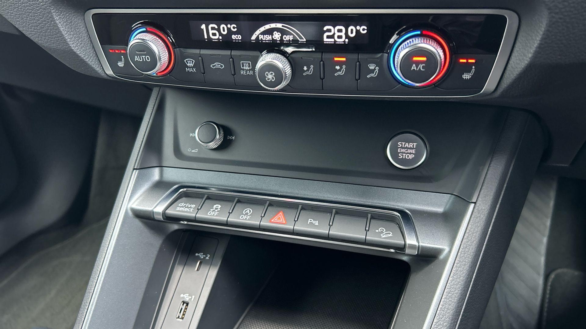 Audi Q3 Image 30