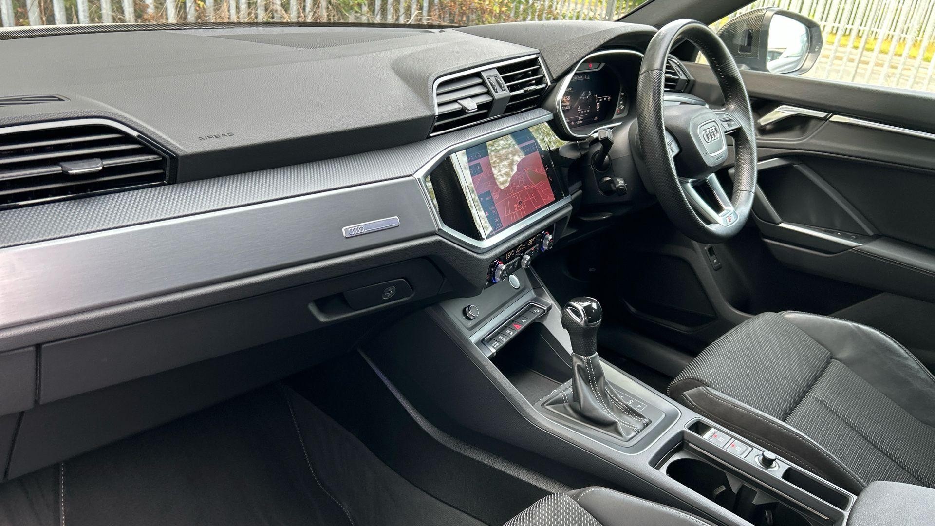 Audi Q3 Image 41