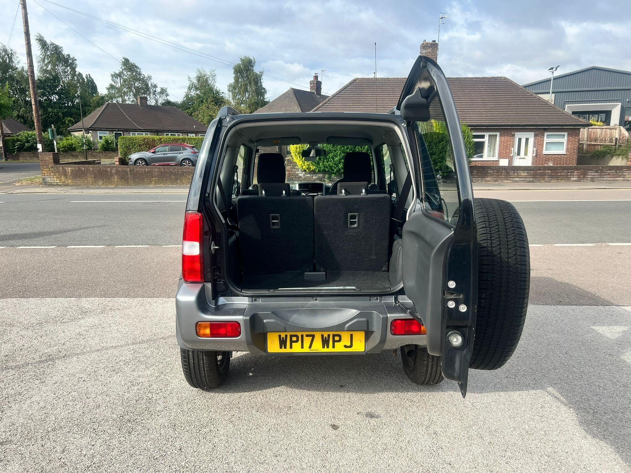 Suzuki Jimny Image 10