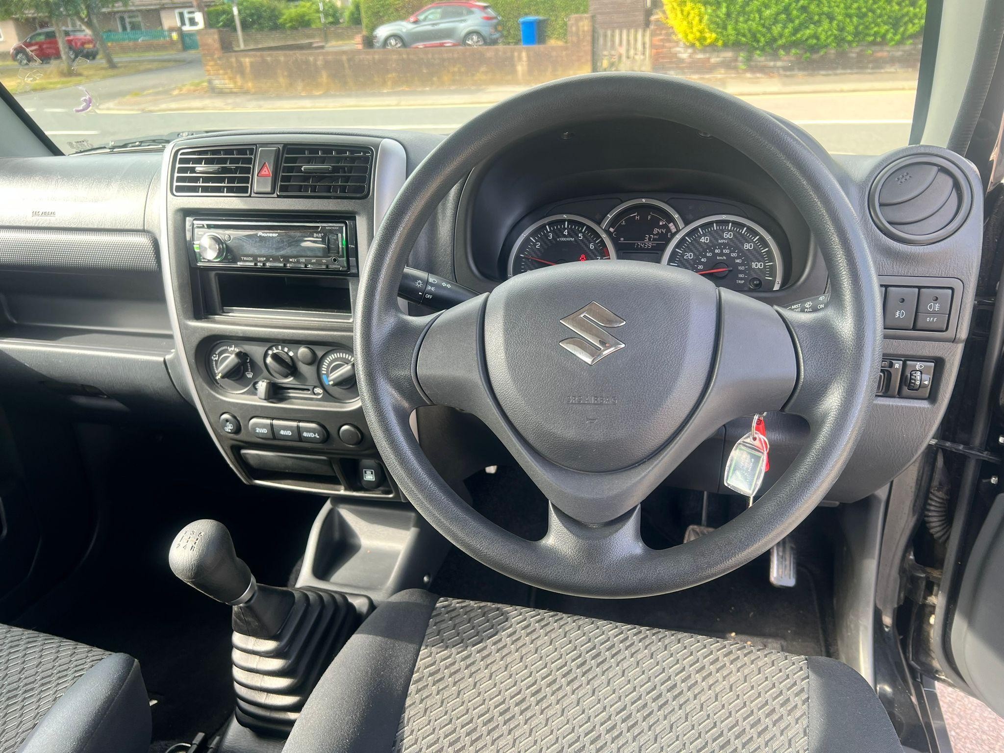 Suzuki Jimny Image 14