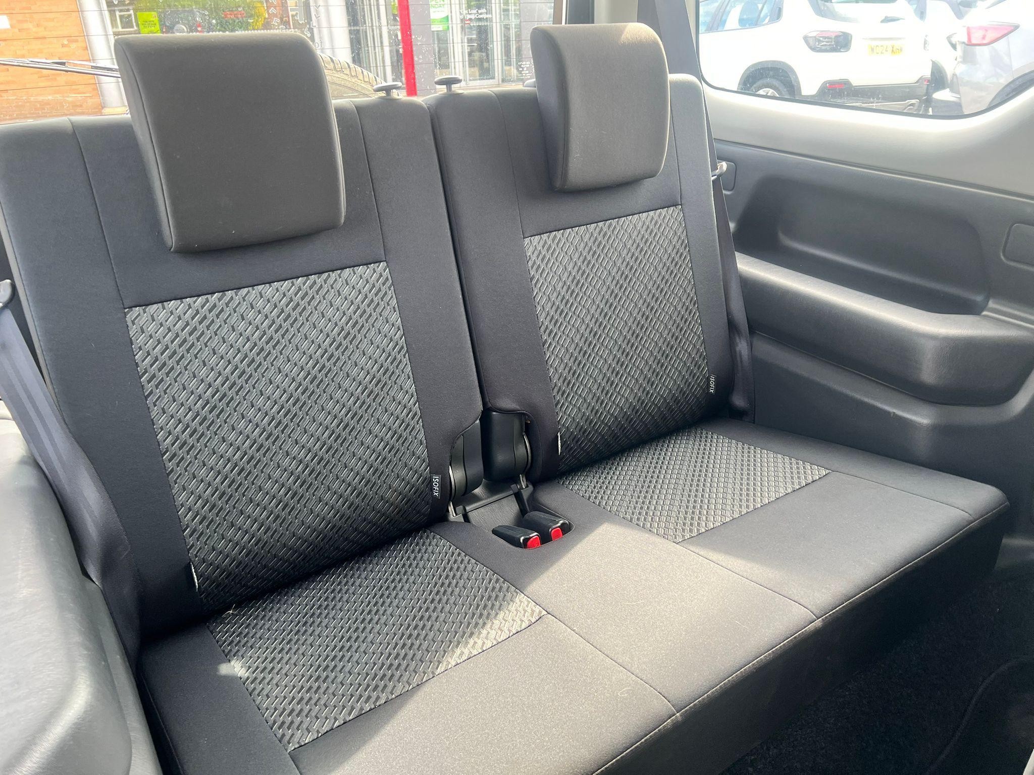 Suzuki Jimny Image 17