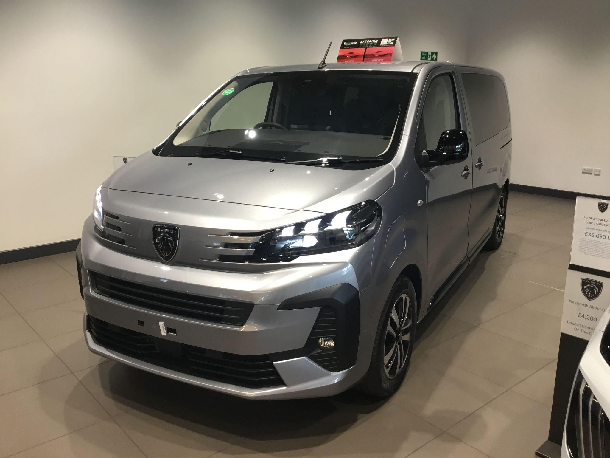 Peugeot E-Traveller Image 7