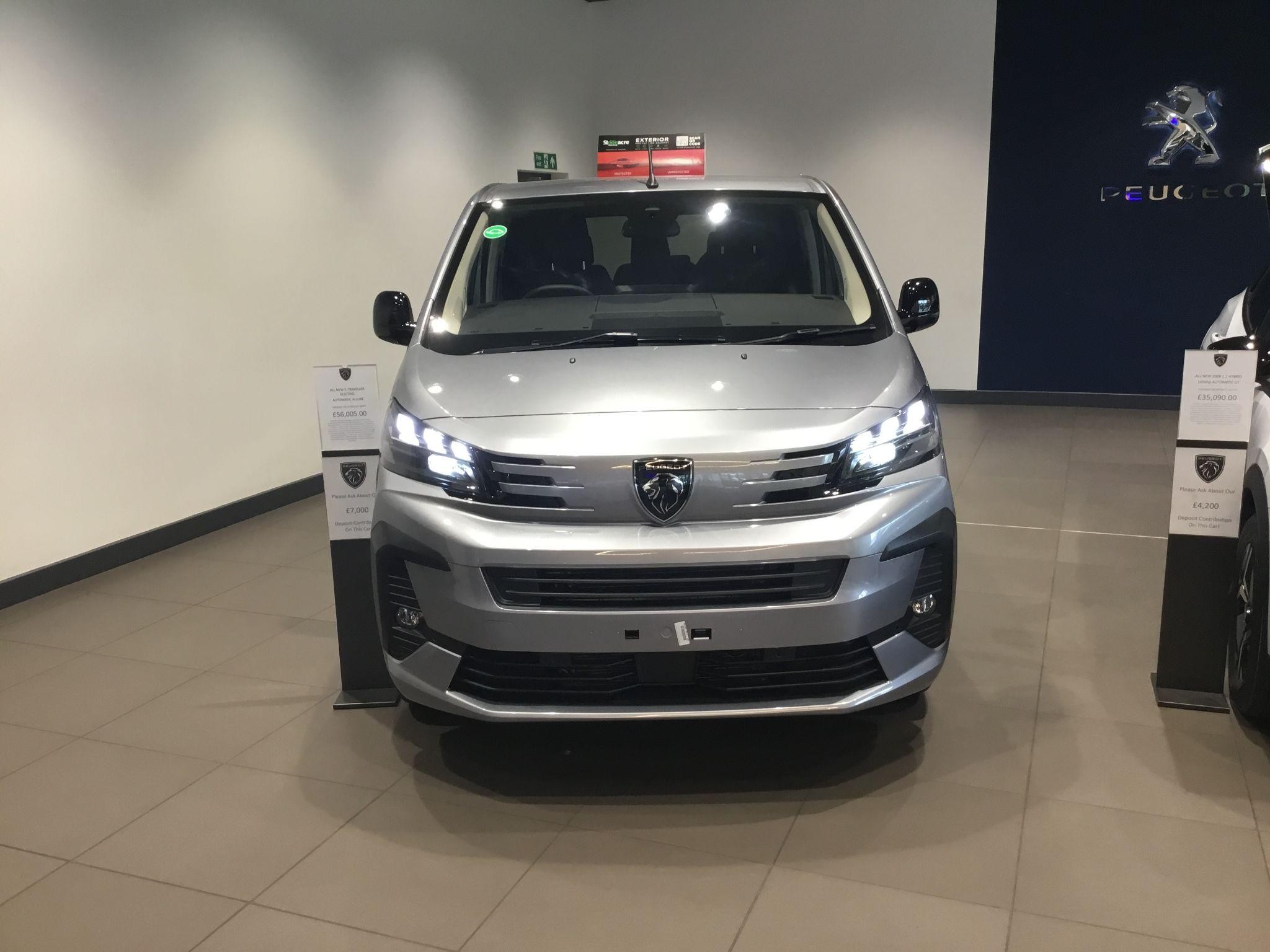 Peugeot E-Traveller Image 8
