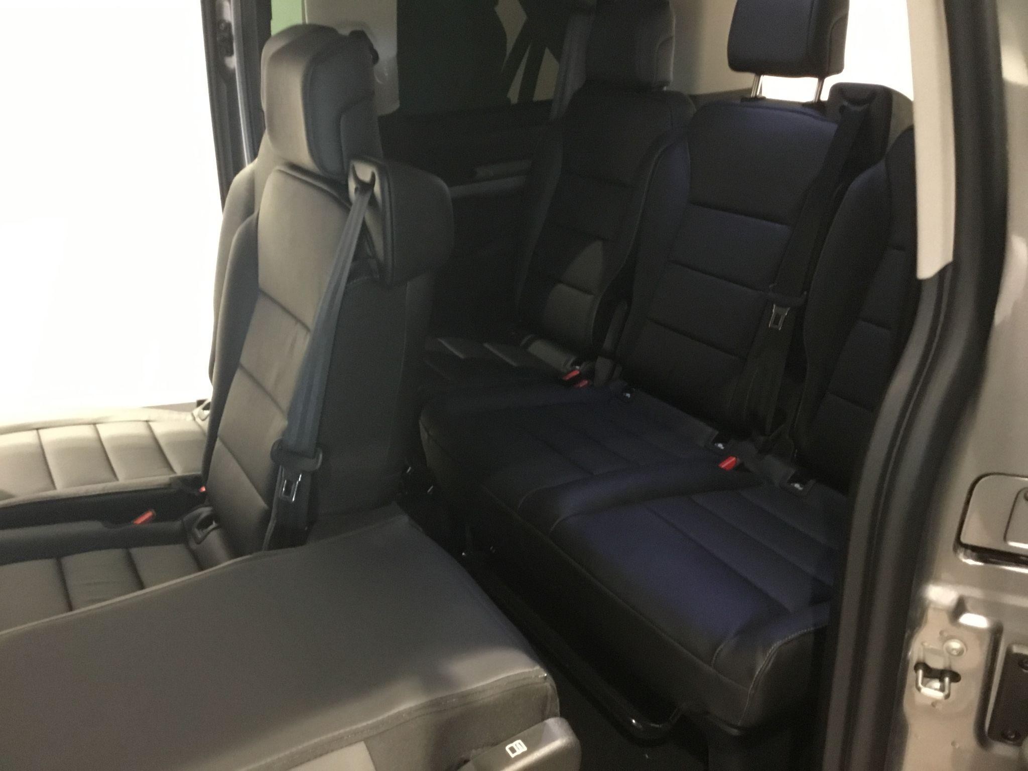 Peugeot E-Traveller Image 17
