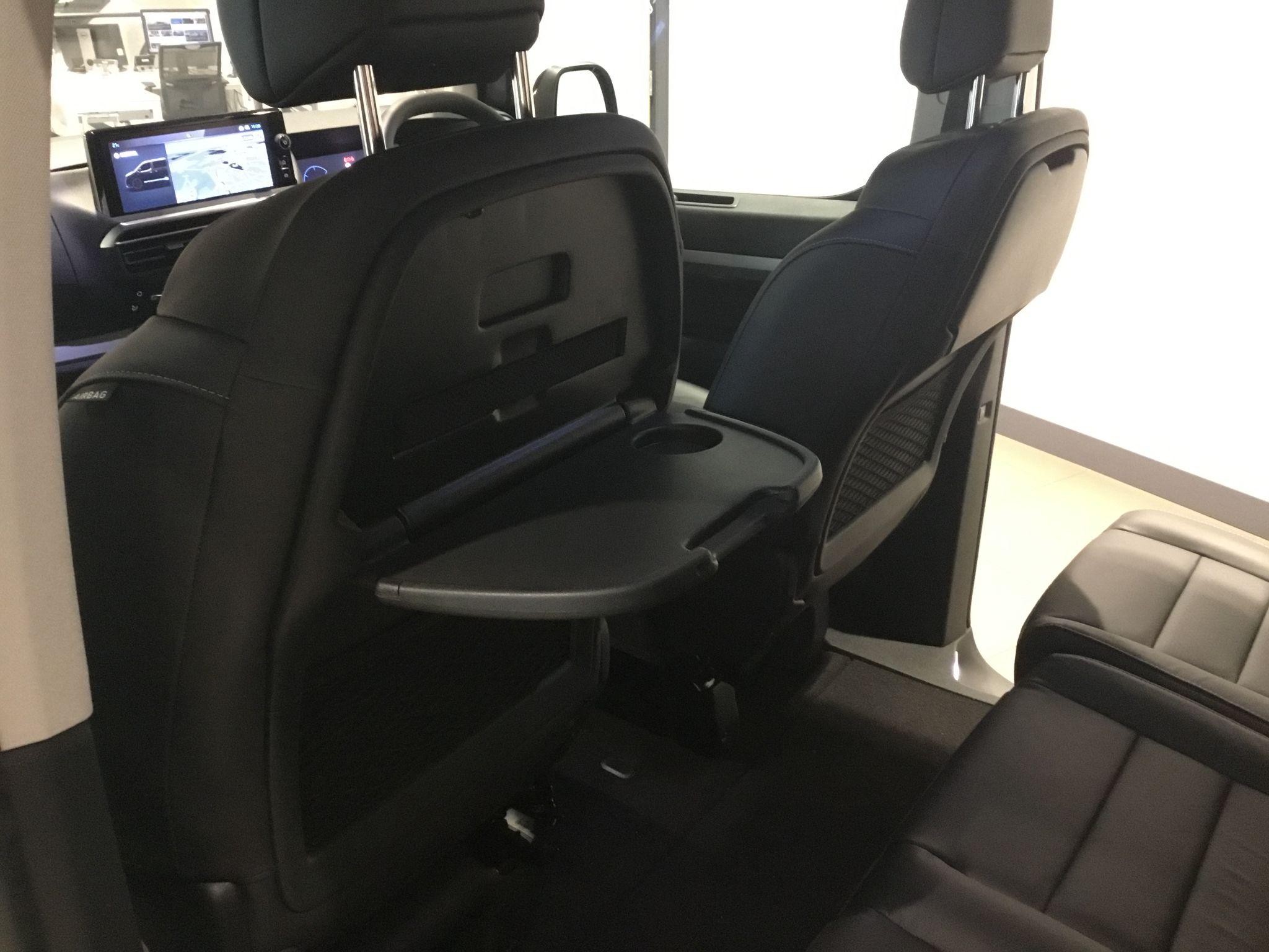 Peugeot E-Traveller Image 20
