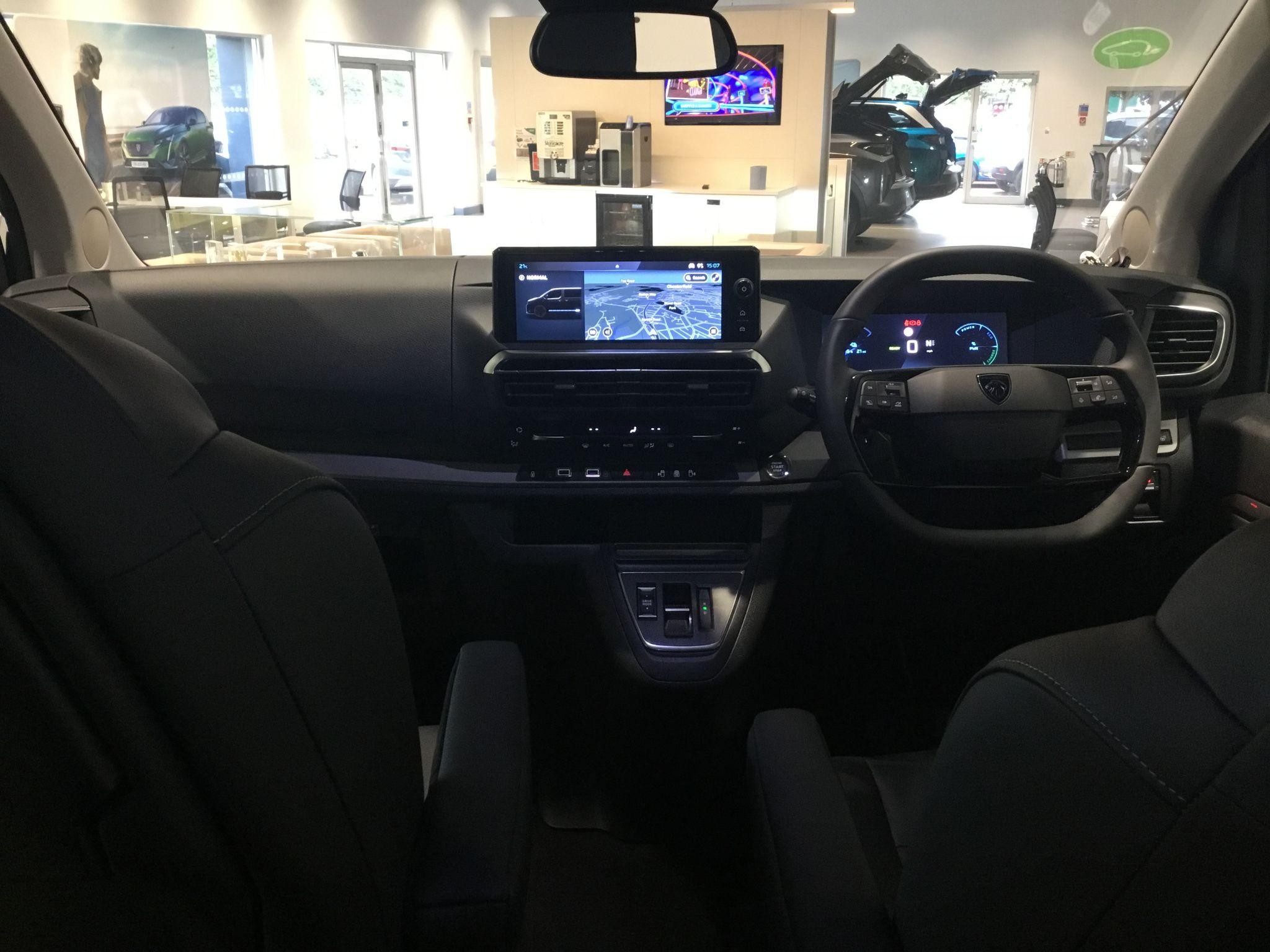 Peugeot E-Traveller Image 25