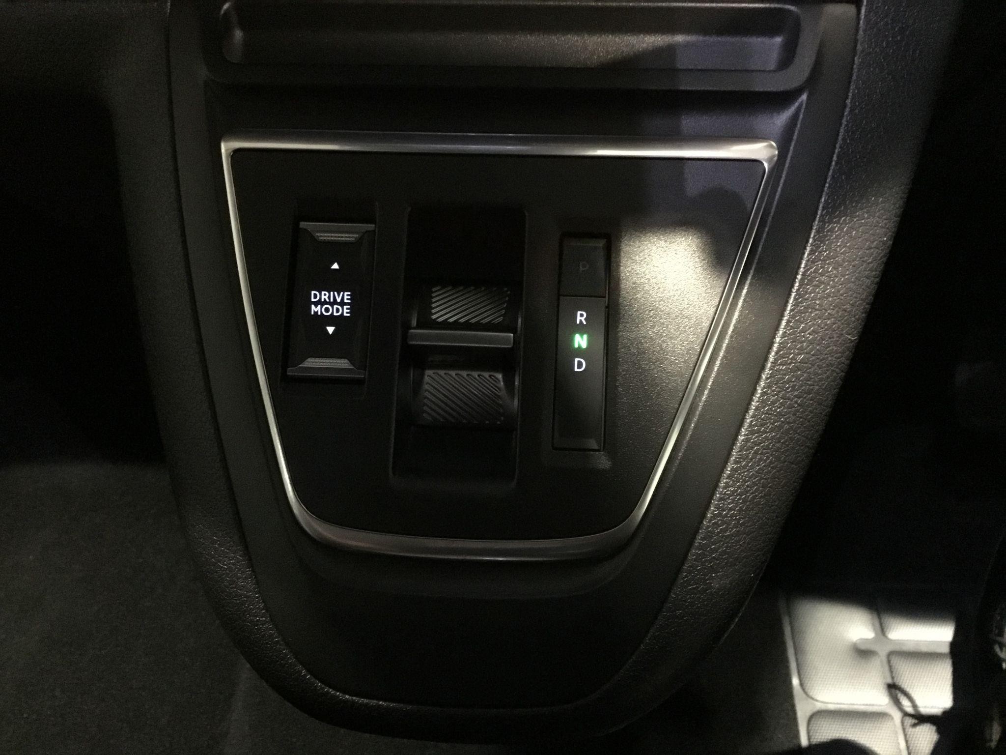 Peugeot E-Traveller Image 34