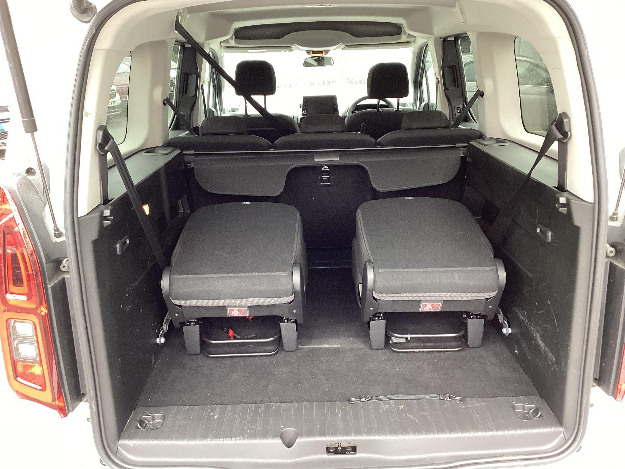 Vauxhall Combo Life Electric Image 9