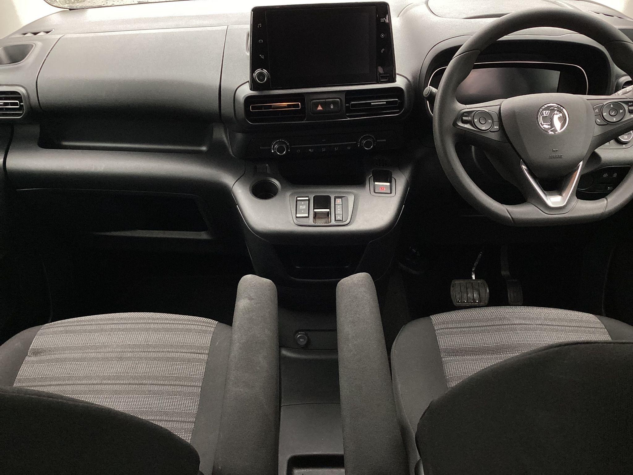 Vauxhall Combo Life Electric Image 10