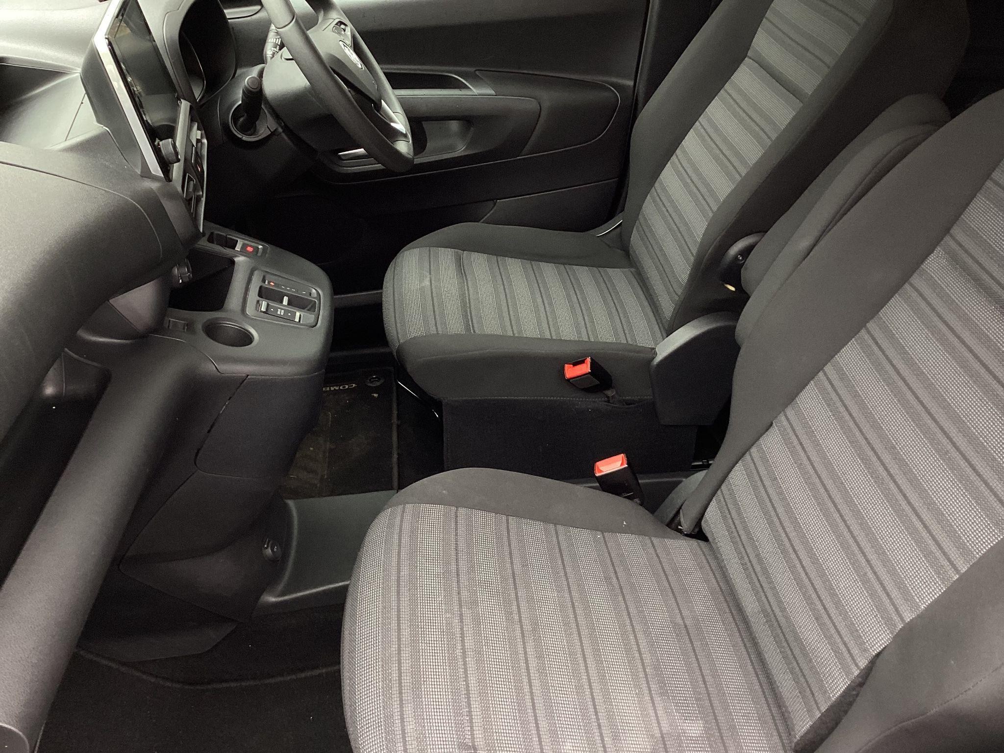 Vauxhall Combo Life Electric Image 17