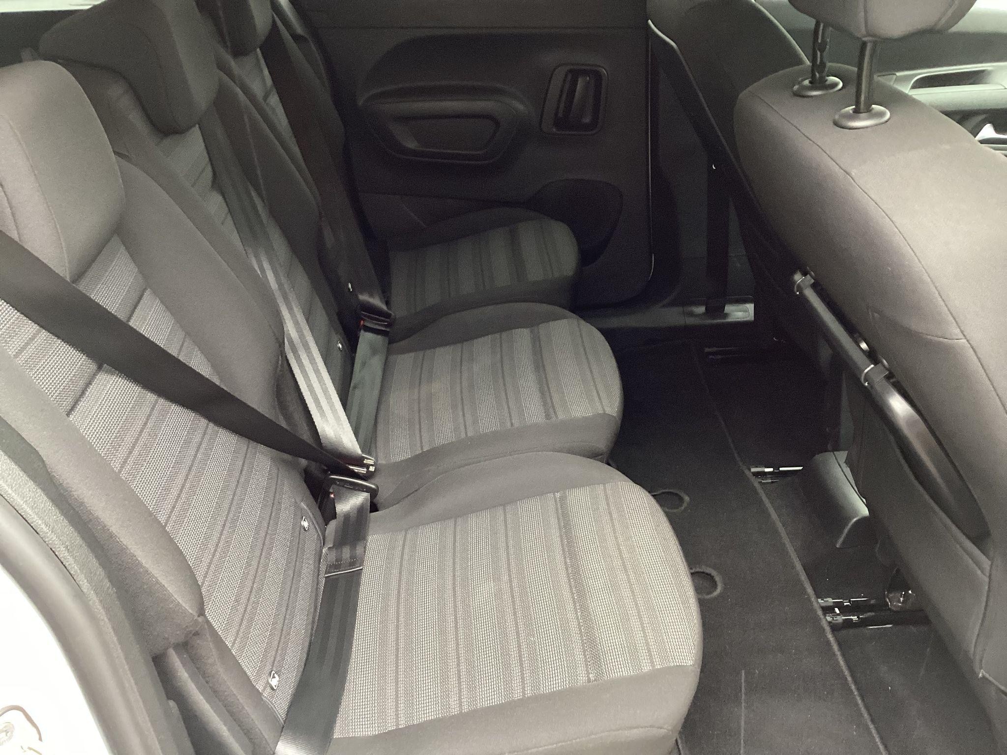 Vauxhall Combo Life Electric Image 19