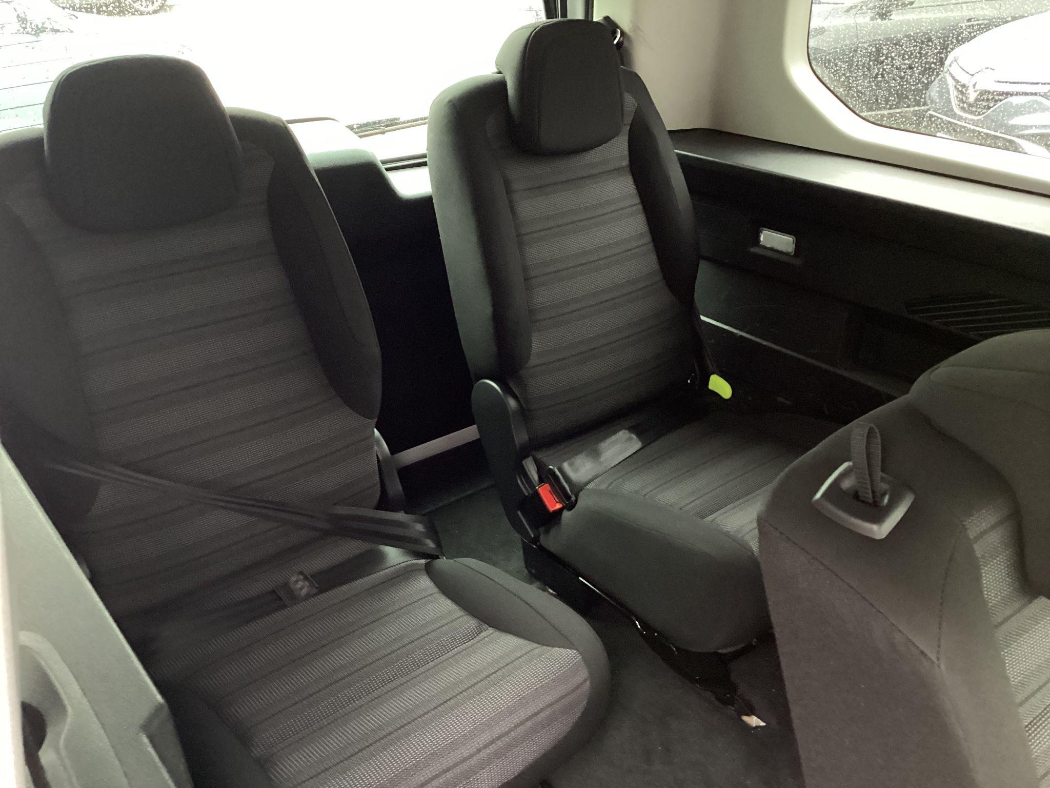 Vauxhall Combo Life Electric Image 21