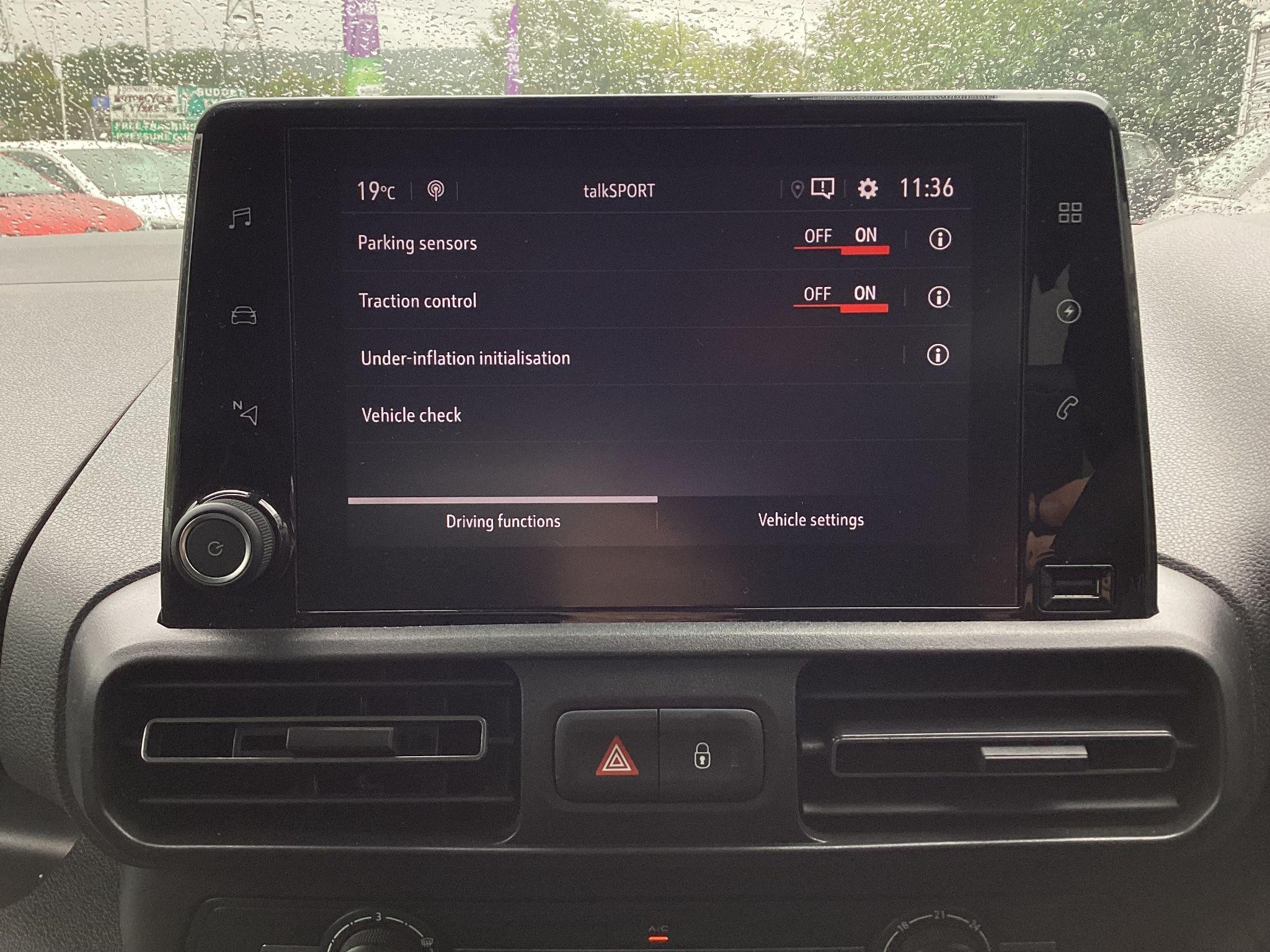 Vauxhall Combo Life Electric Image 23