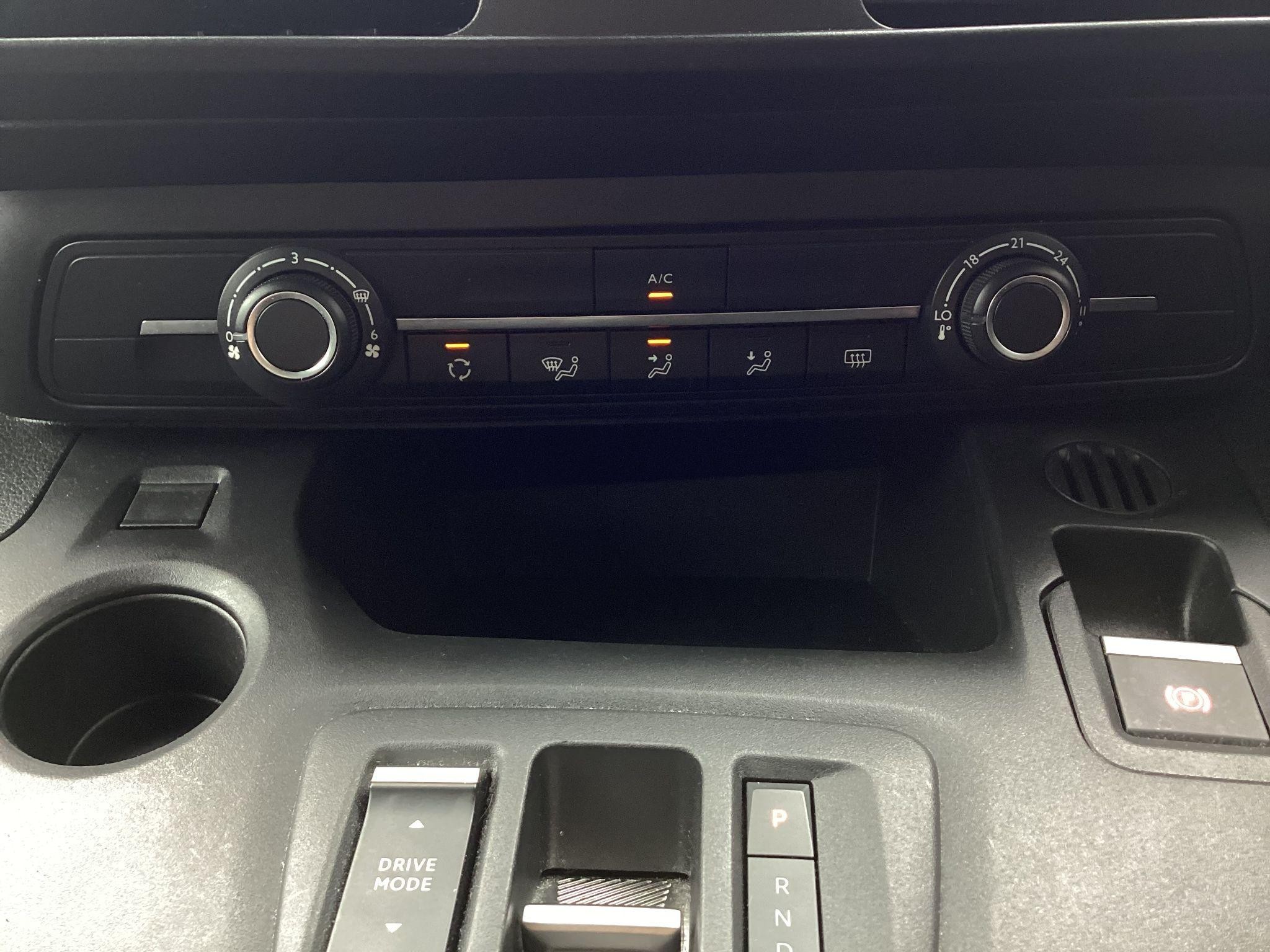 Vauxhall Combo Life Electric Image 32